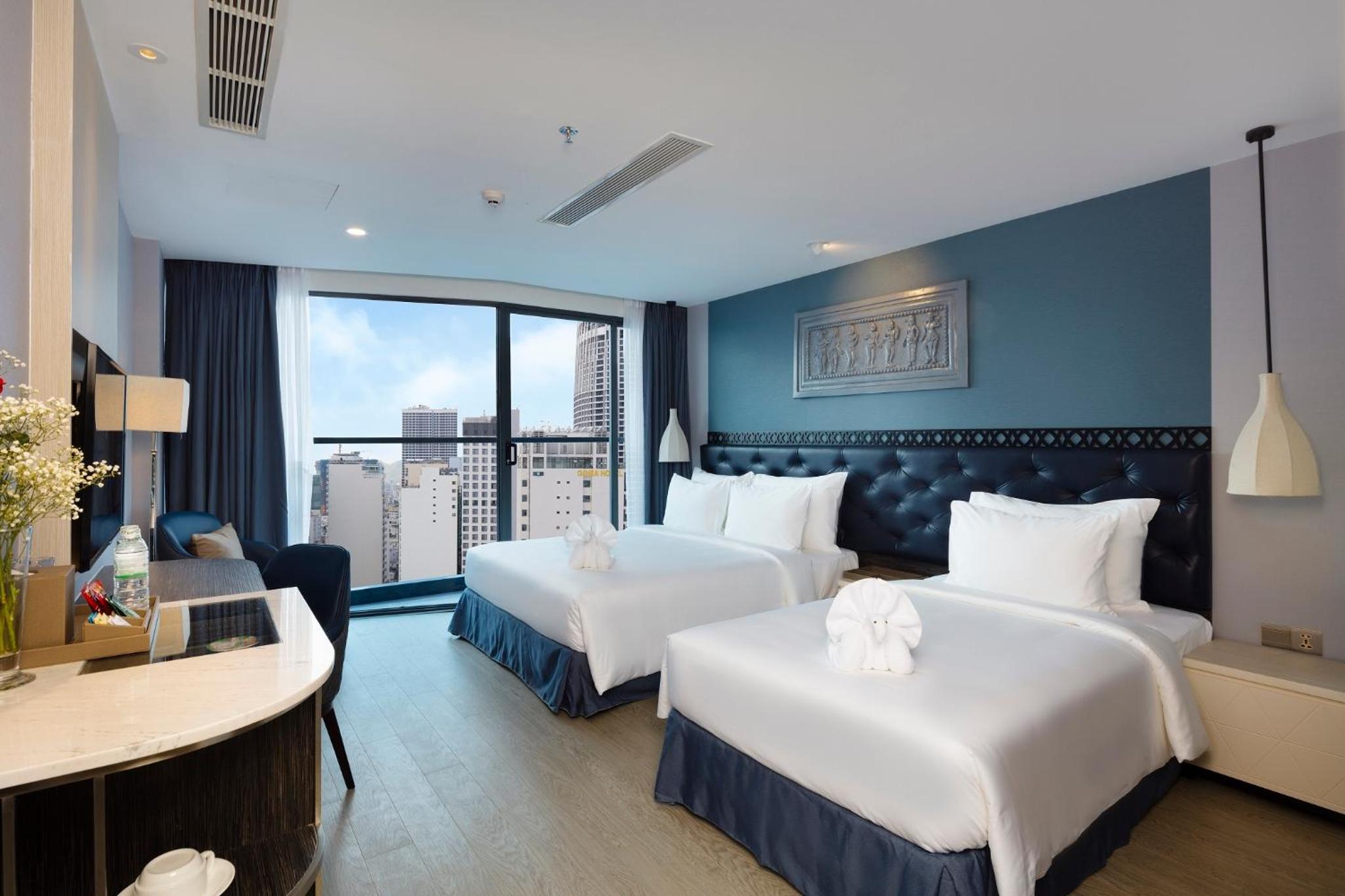 Triple Room with City View