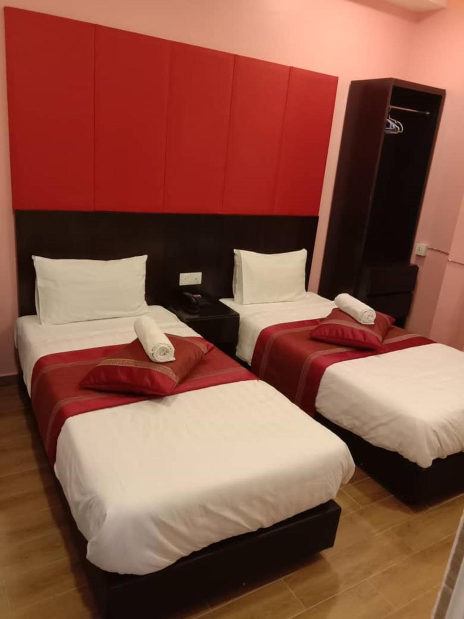 Deluxe Twin Room - Photo 2