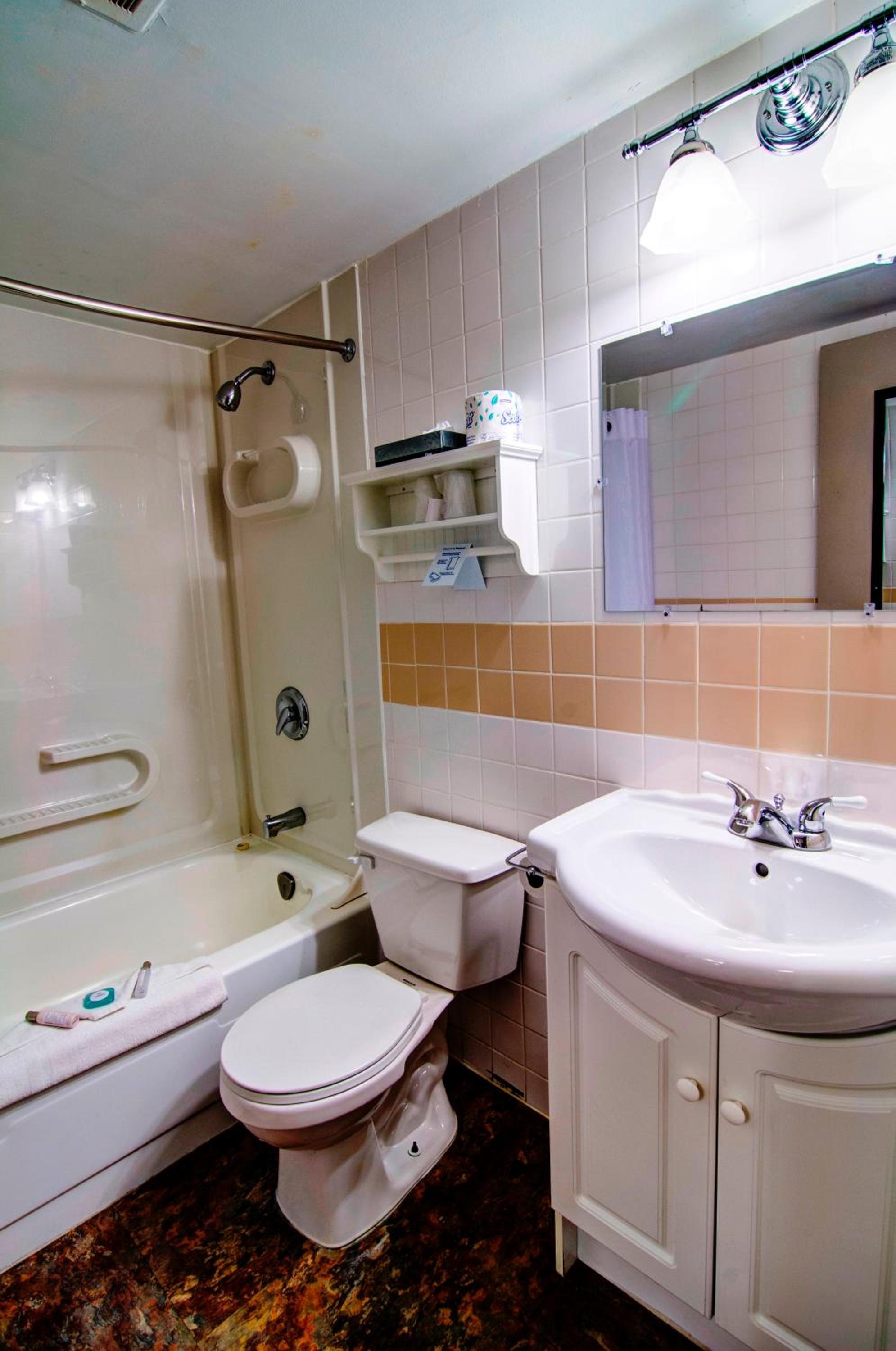 Double Room with Two Double Beds - Photo 4