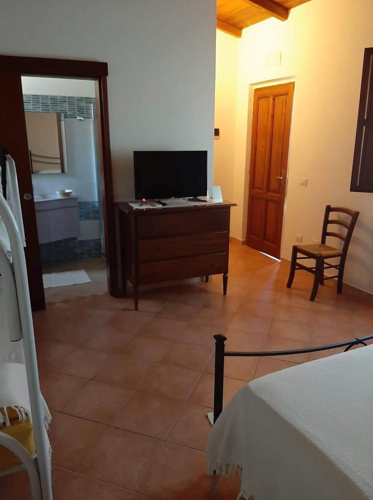 Family Room (2 Adults + 1 Child)
