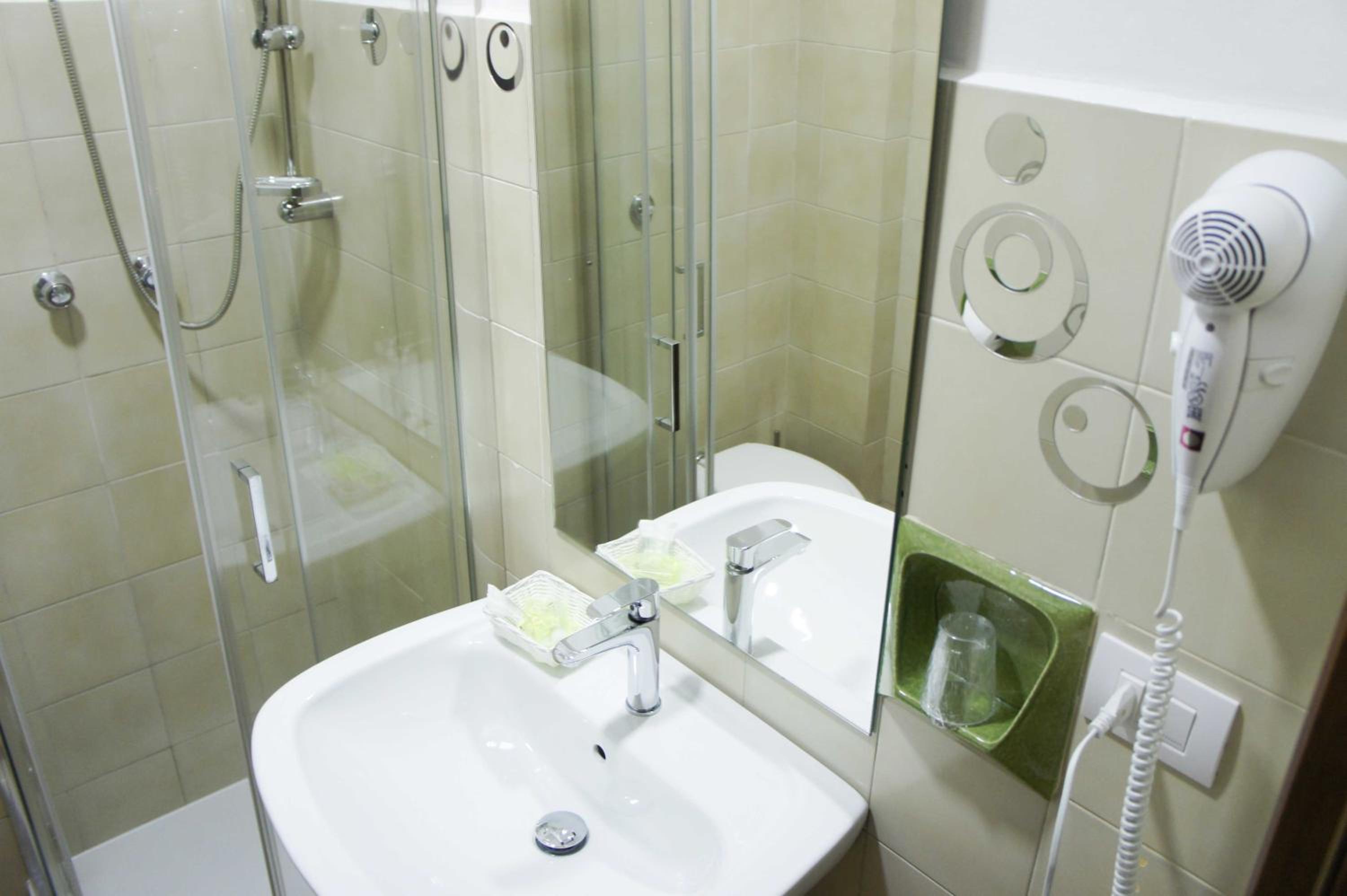 Budget Single Room photo 3