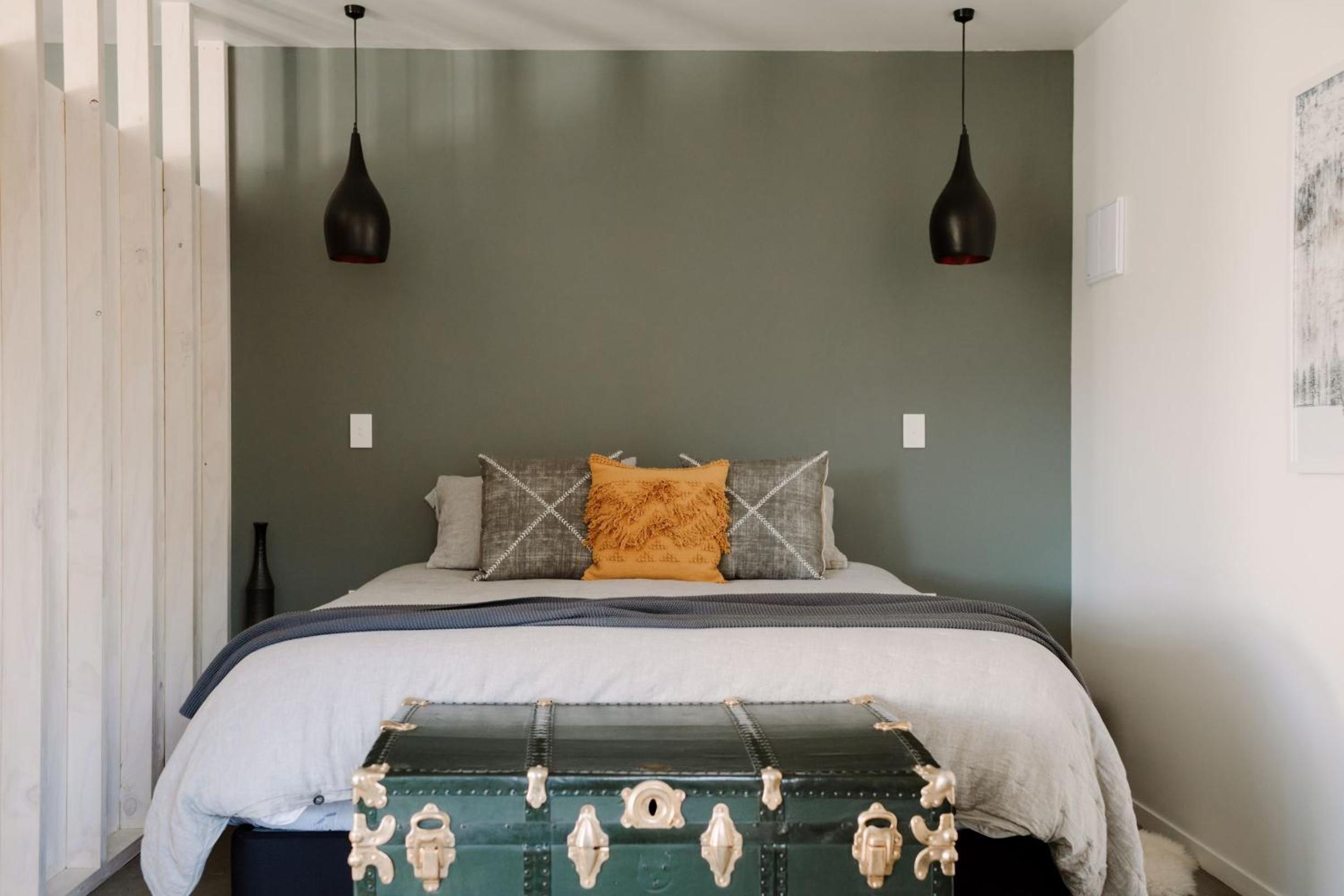 Studio Apartment - Photo 1