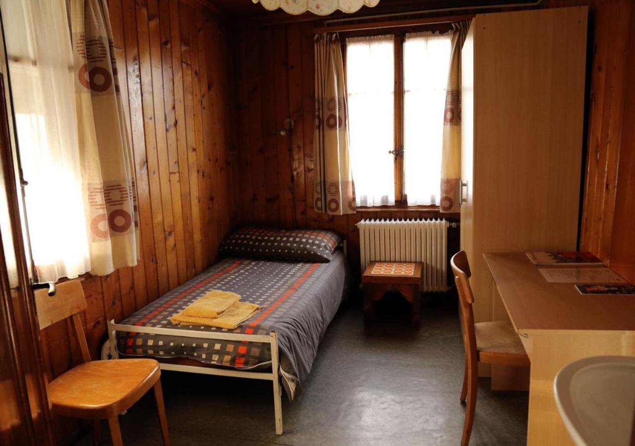 Single Room with Shared Bathroom photo 3