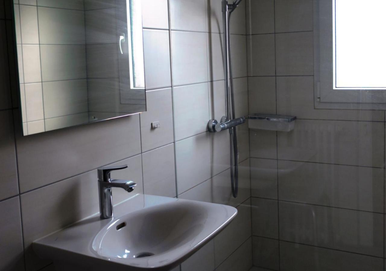 Single Room with Shared Bathroom photo 2