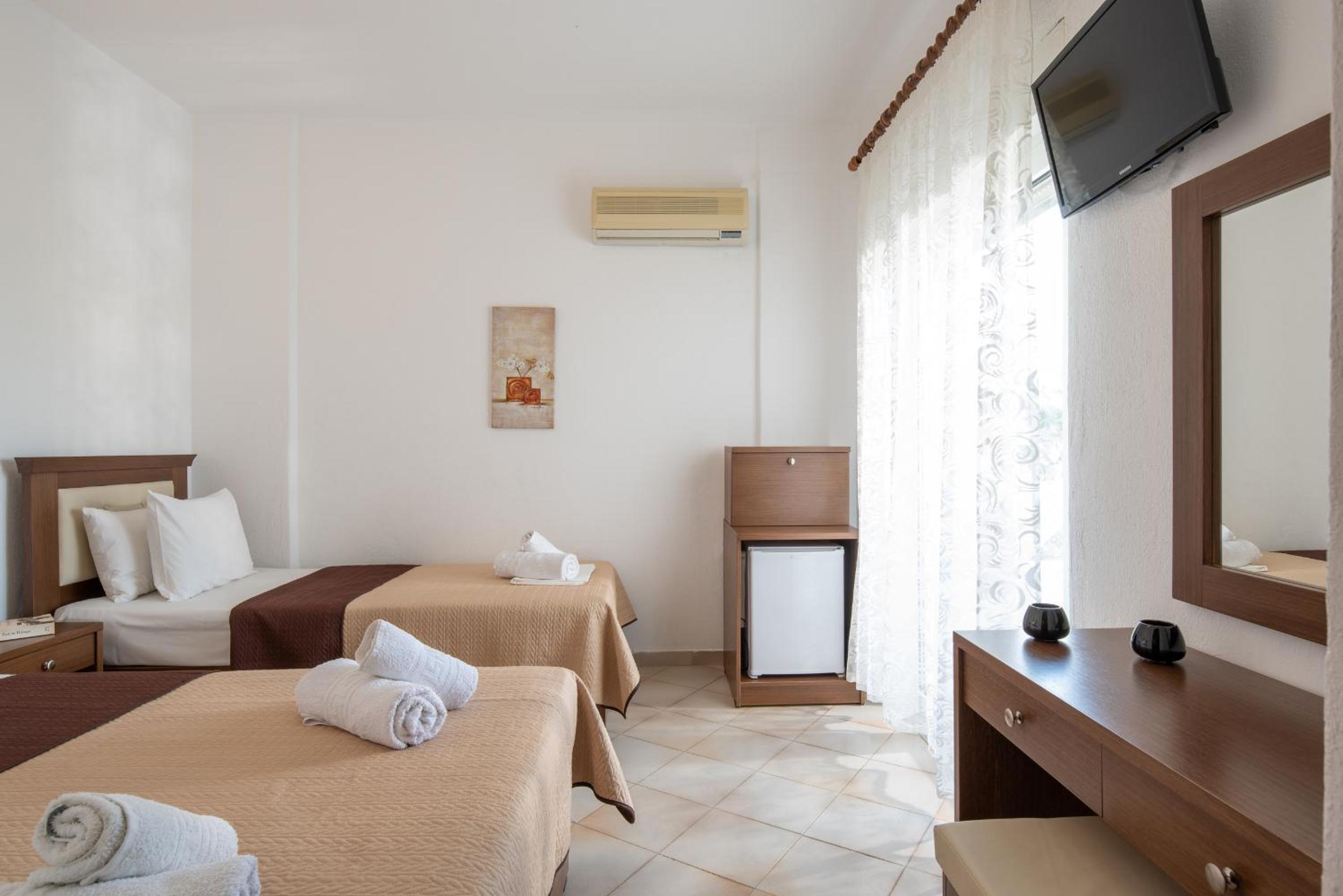 Standard Triple Room with Sea View