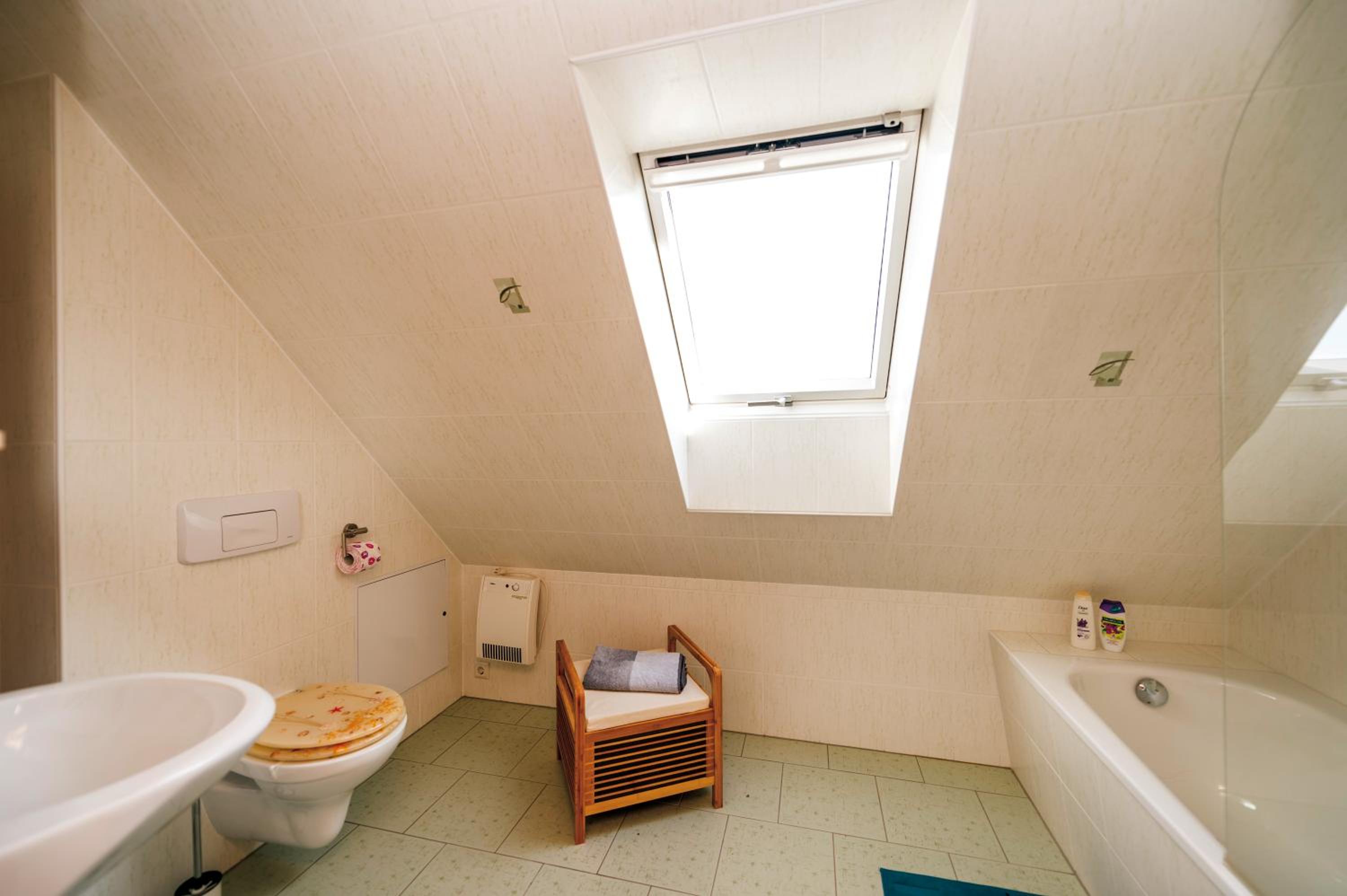Two-Bedroom Apartment - Photo 3