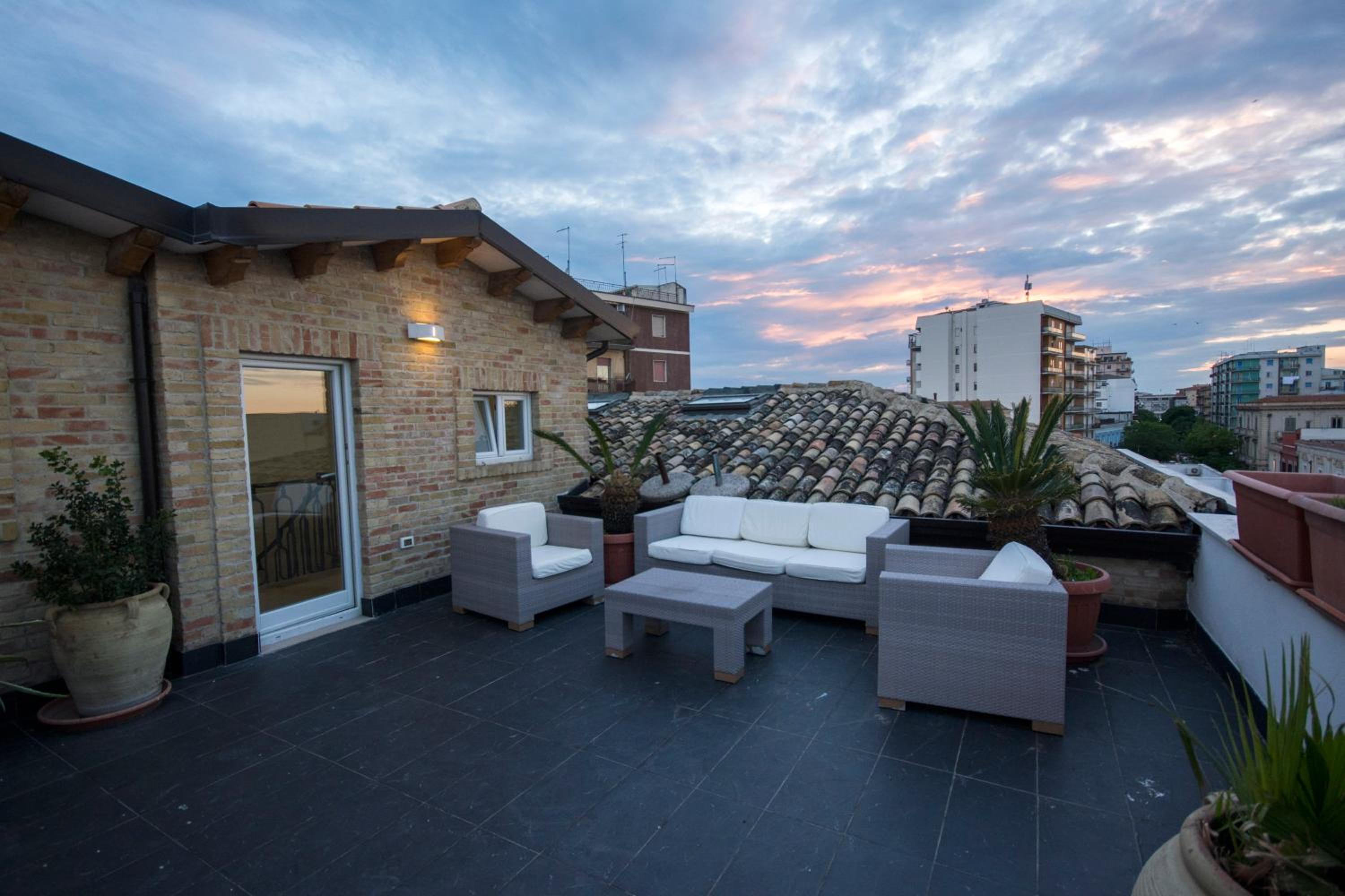 Suite with Terrace - Photo 2