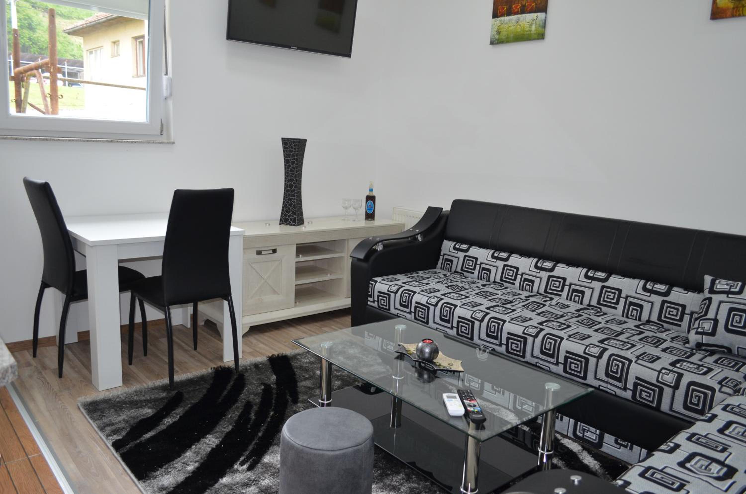 Apartment photo 1