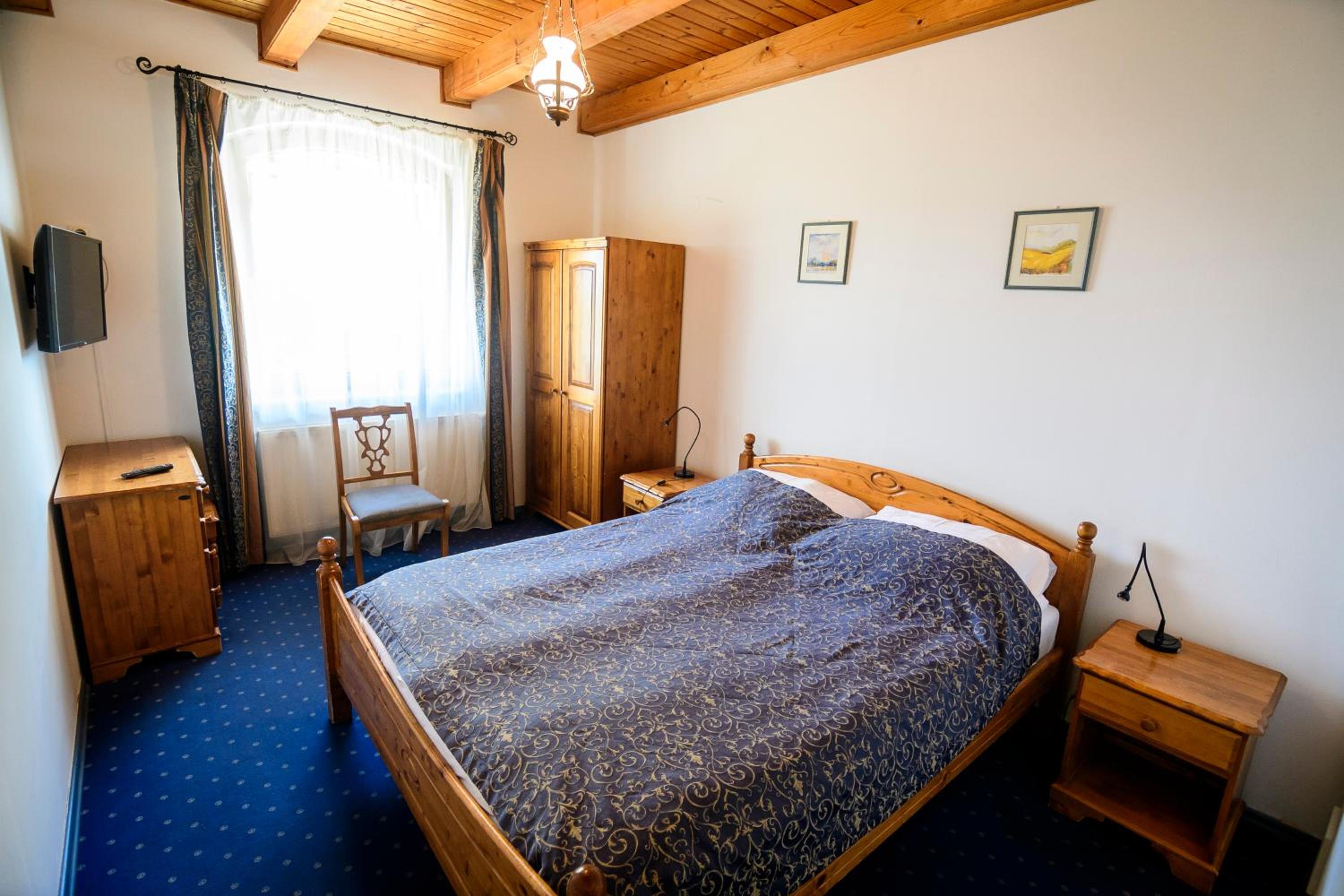 Standard Queen Room photo 2