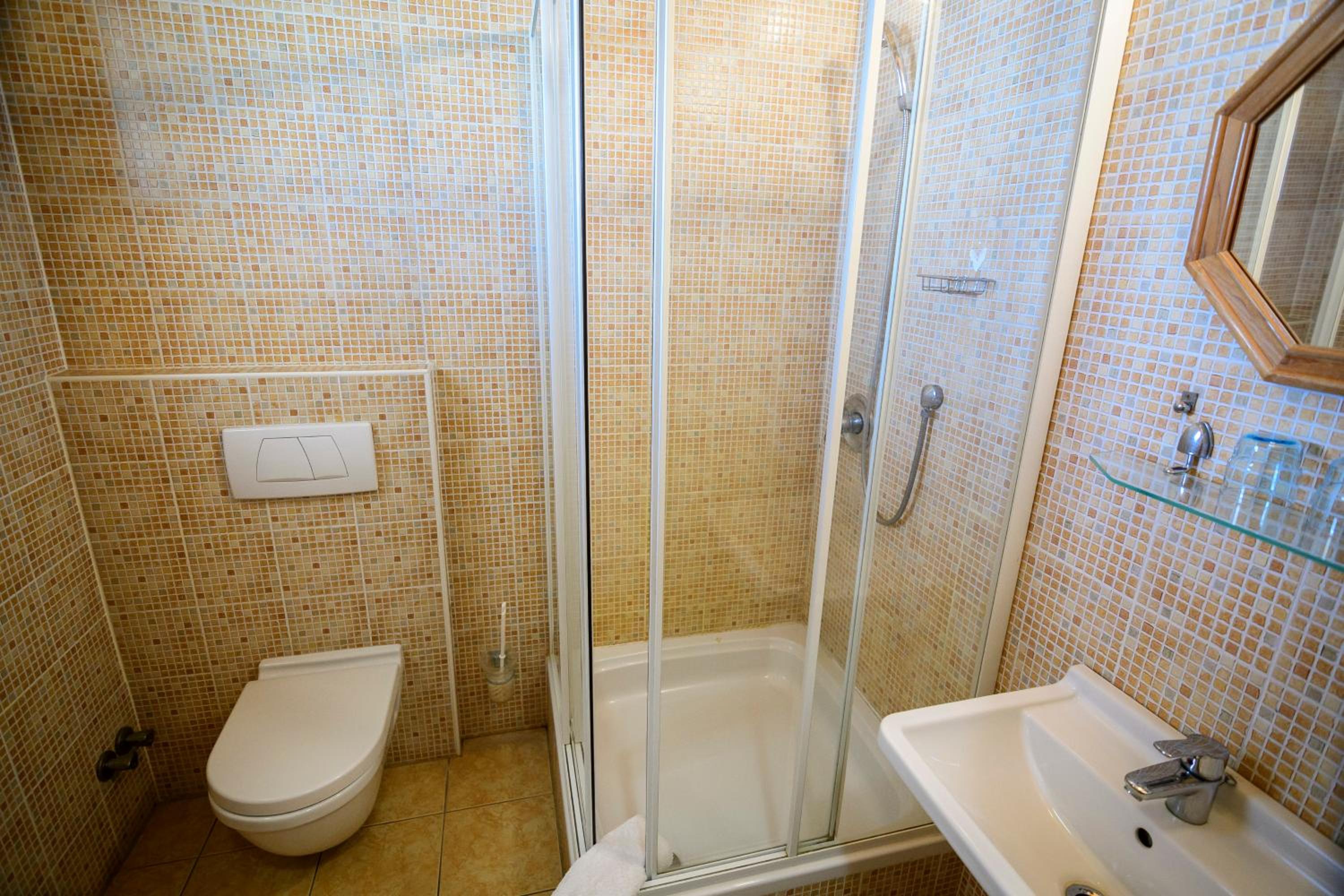 Double Room with Private Bathroom photo 2