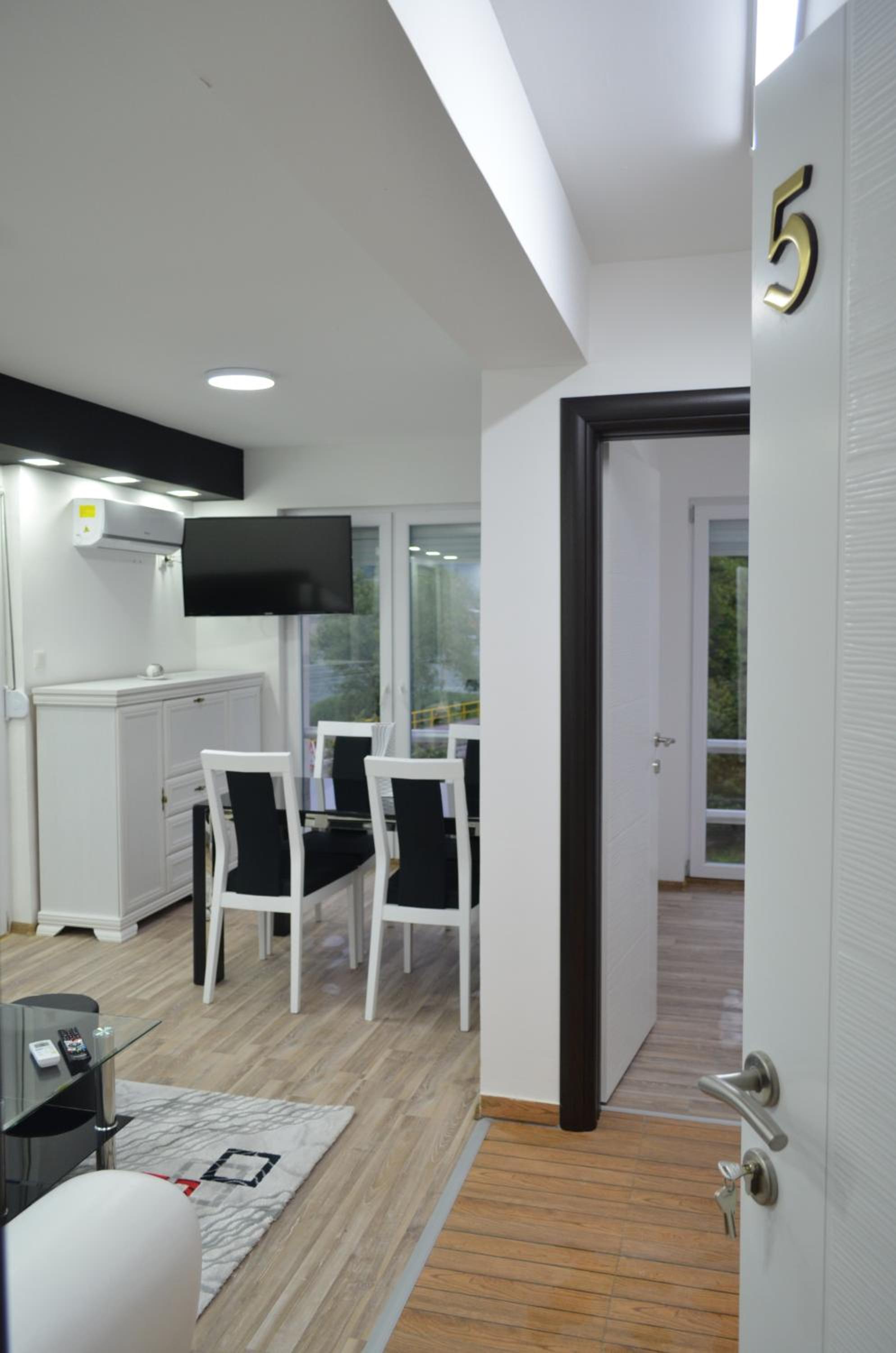 Apartment photo 1