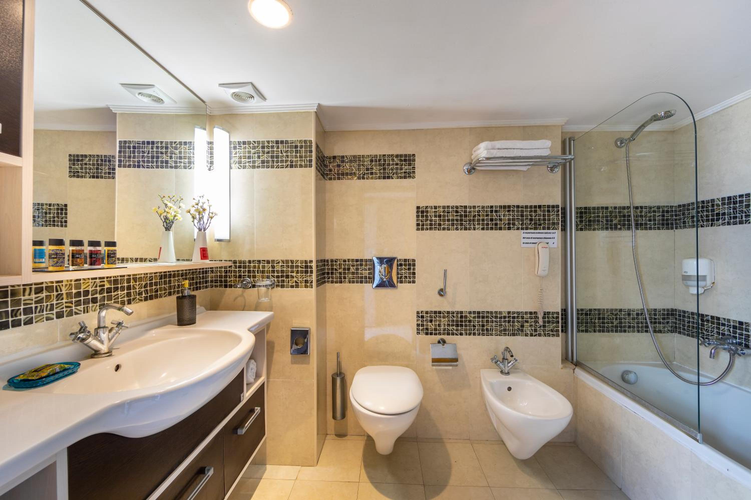 Deluxe Family Room with Garden View