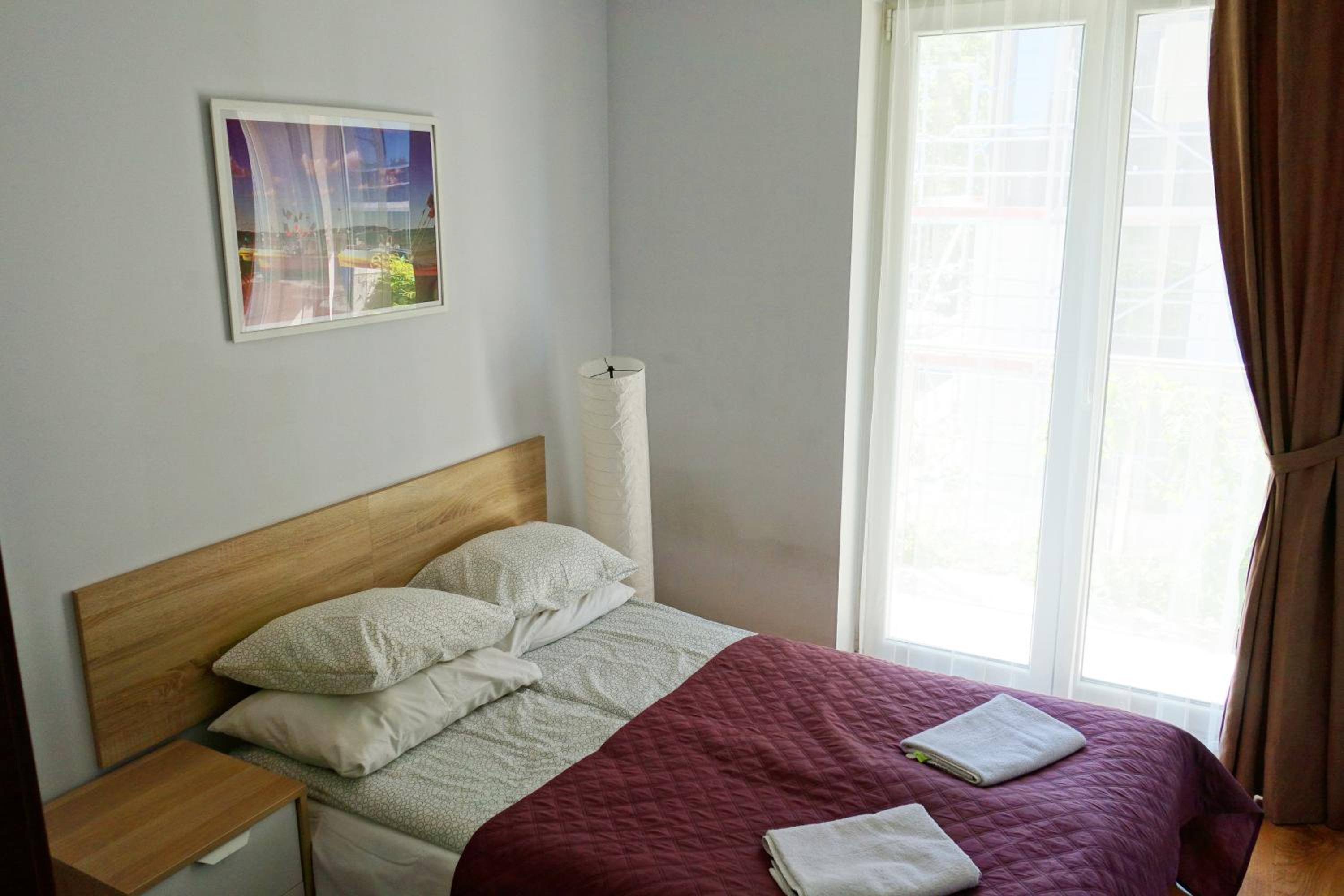 One-Bedroom Apartment photo 1