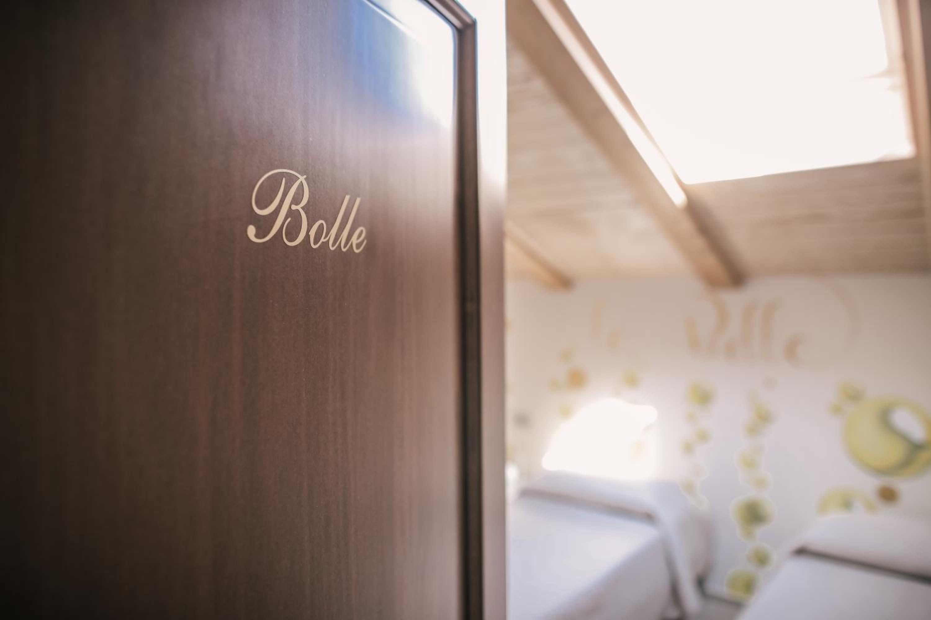 Twin Room with Private Bathroom photo 3