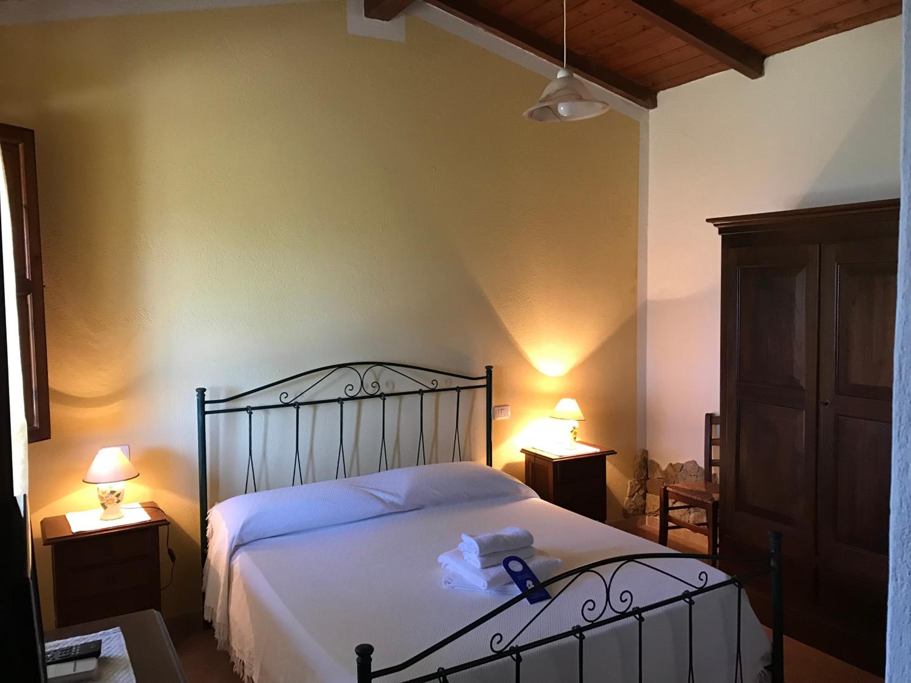 Standard Double Room photo 3