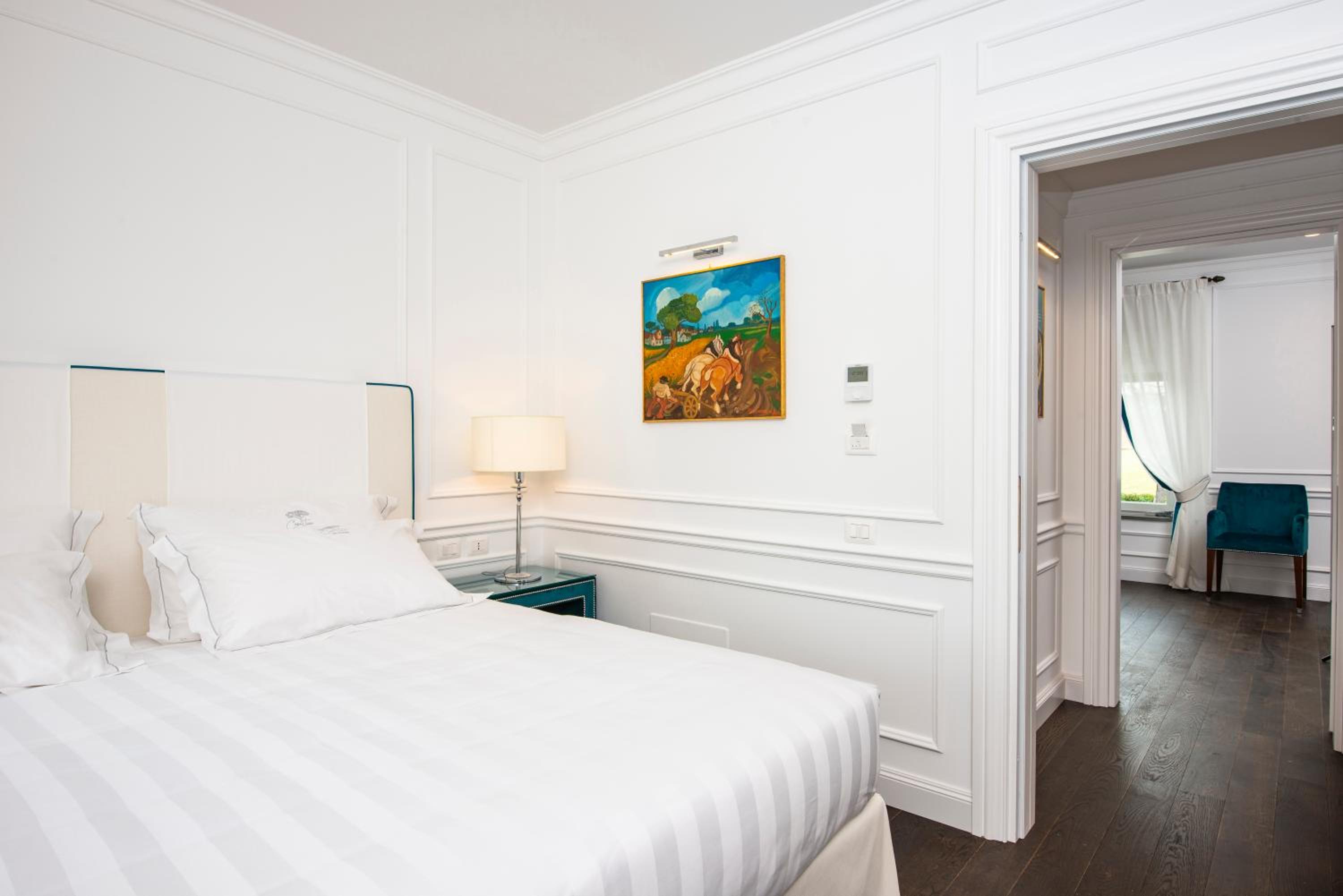 King Suite with Spa Bath photo 1