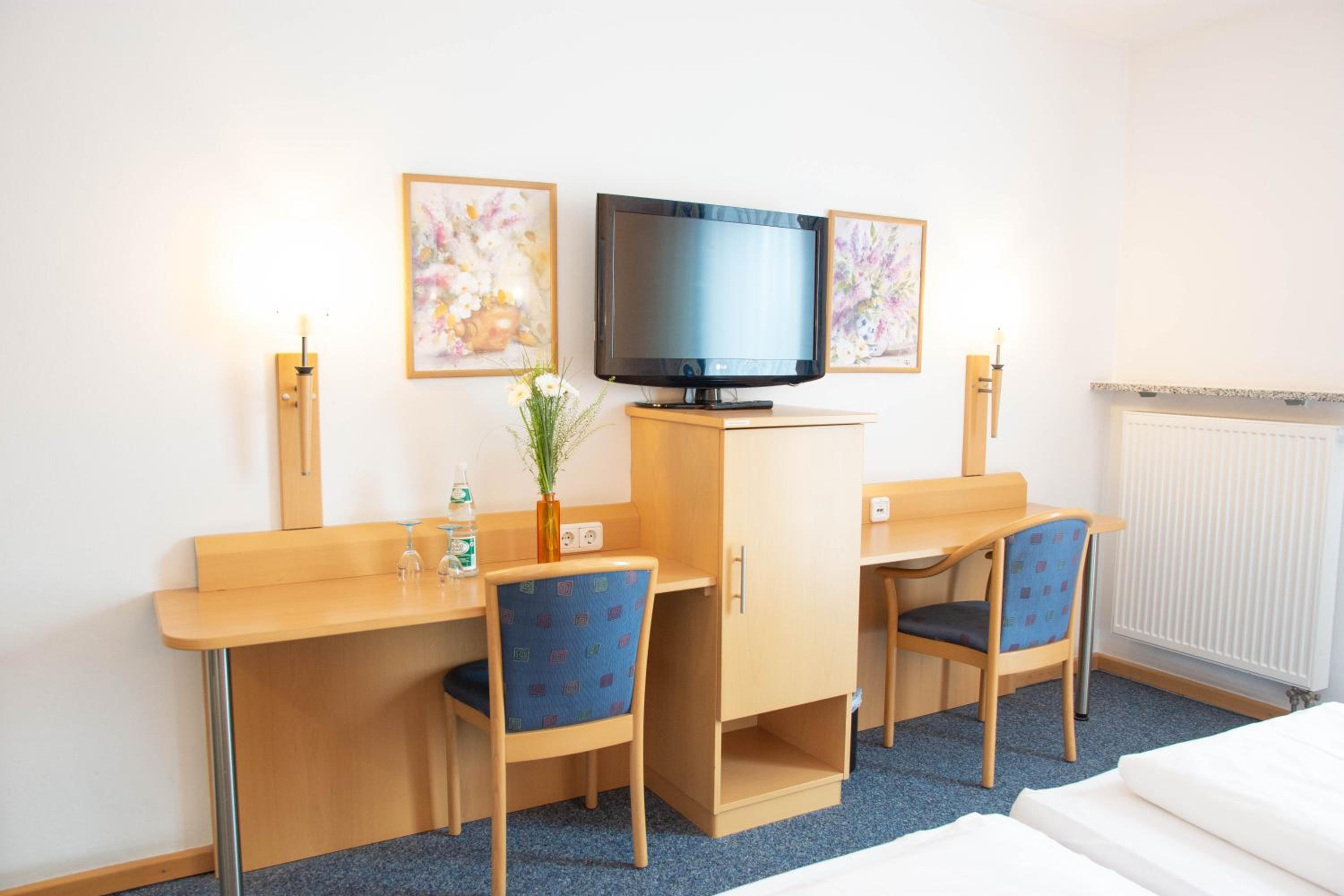 Standard Double Room - Photo 2