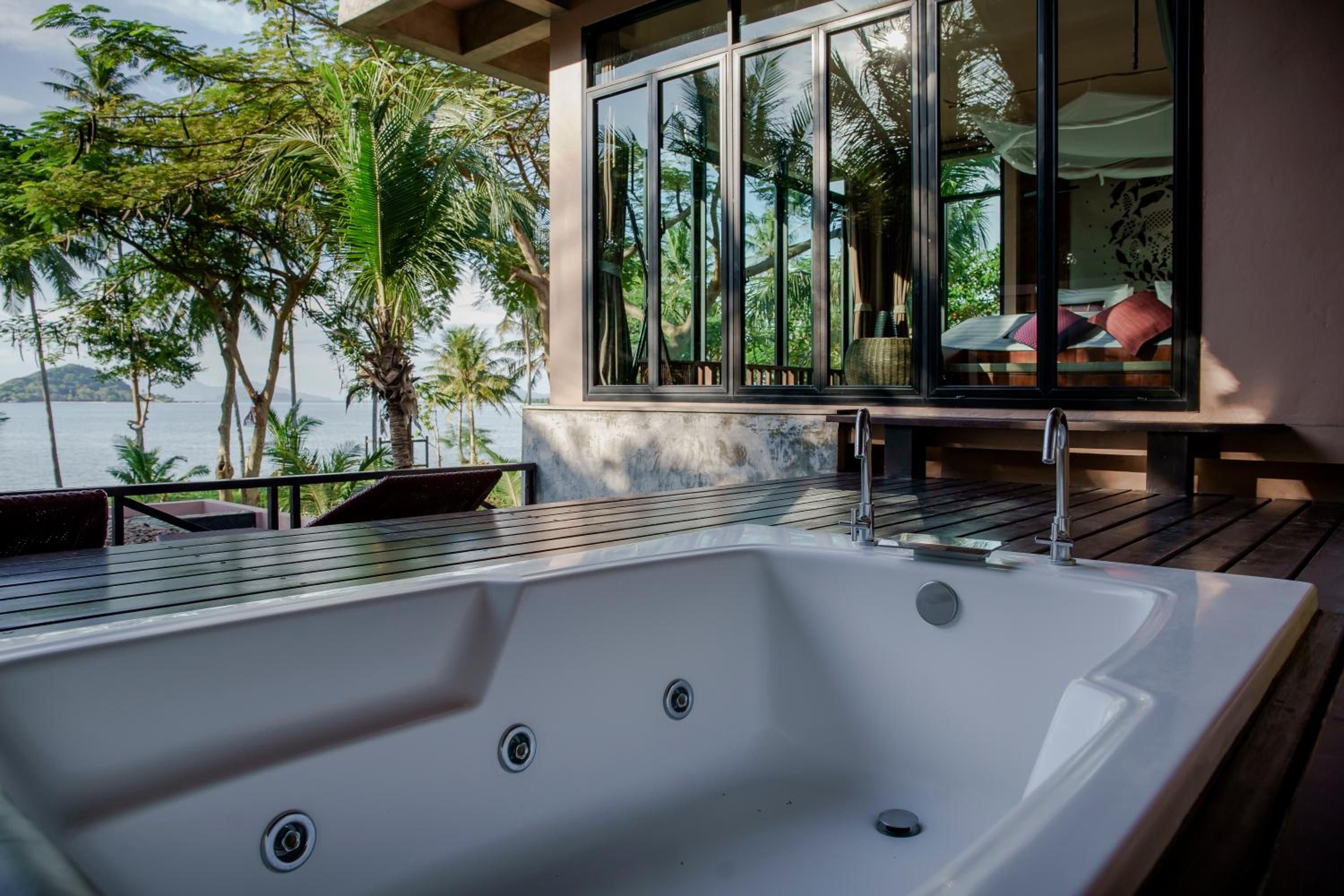 Superior Double Room with Spa Bath - Photo 7