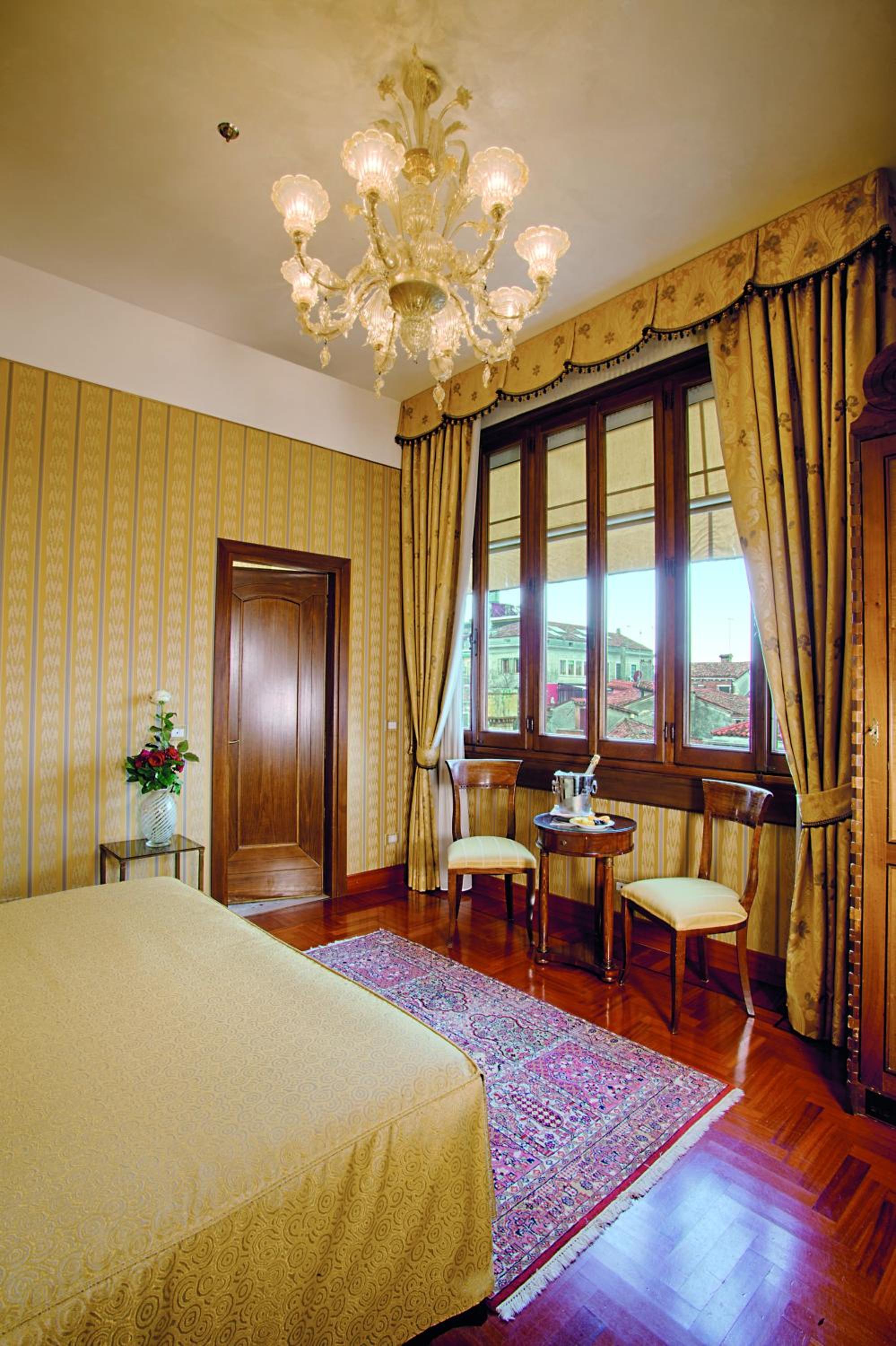 Deluxe Double Room with Full Breakfast