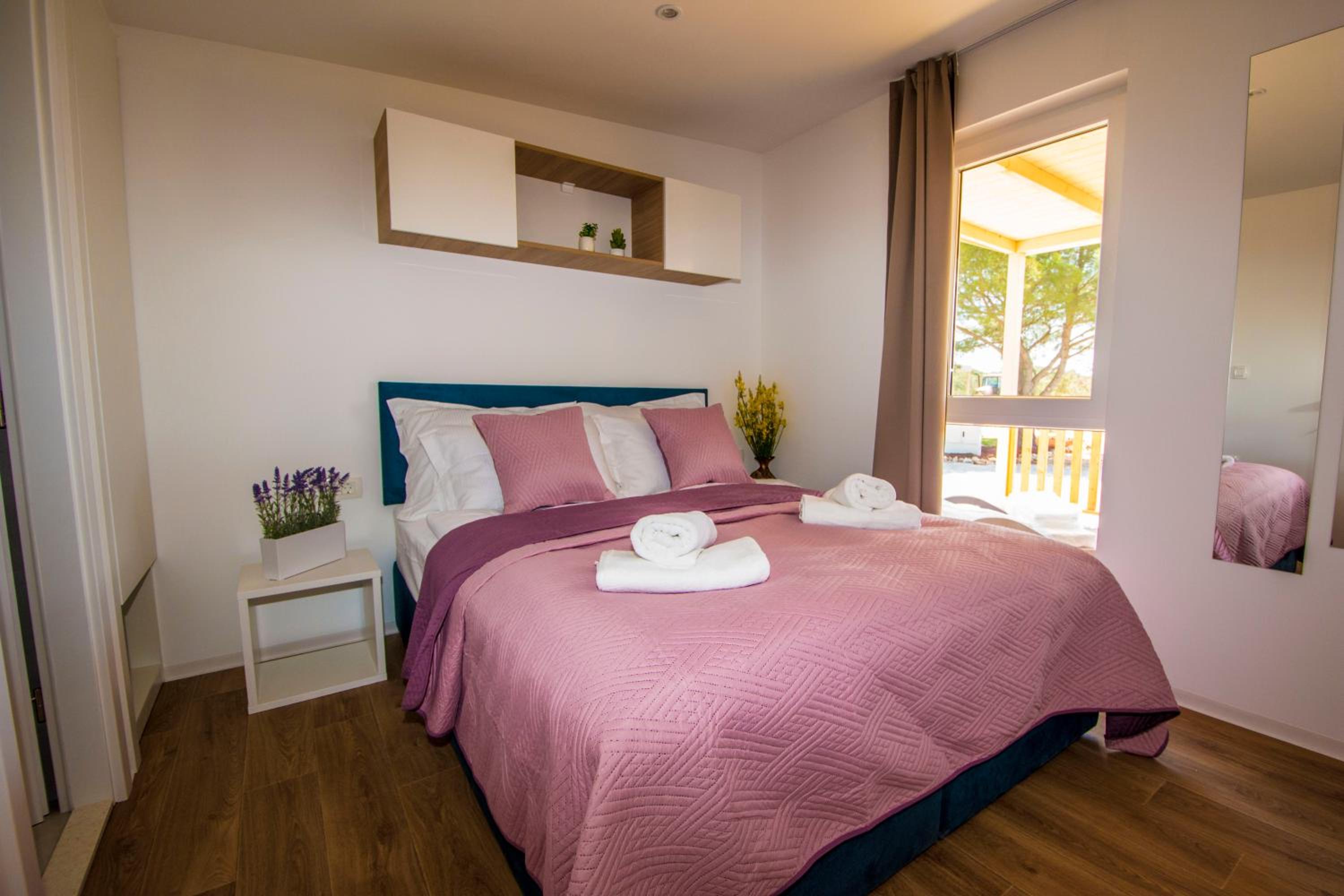Premium Two-Bedroom Mobile Home with Terrace photo 1