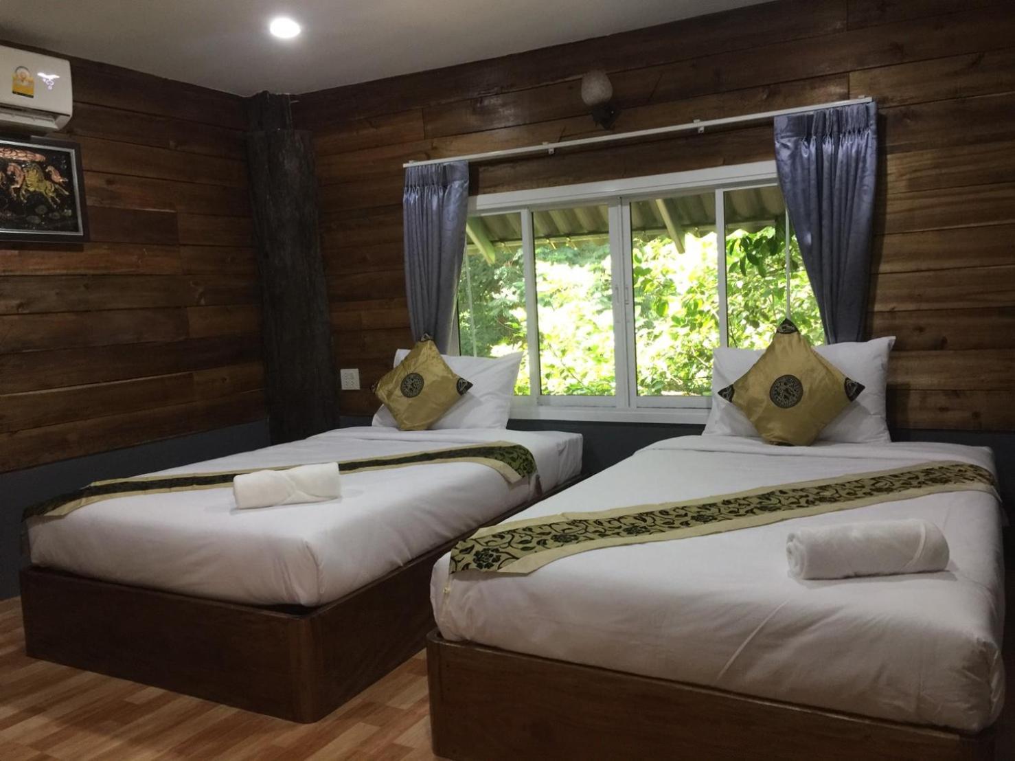 Twin Room - Photo 8