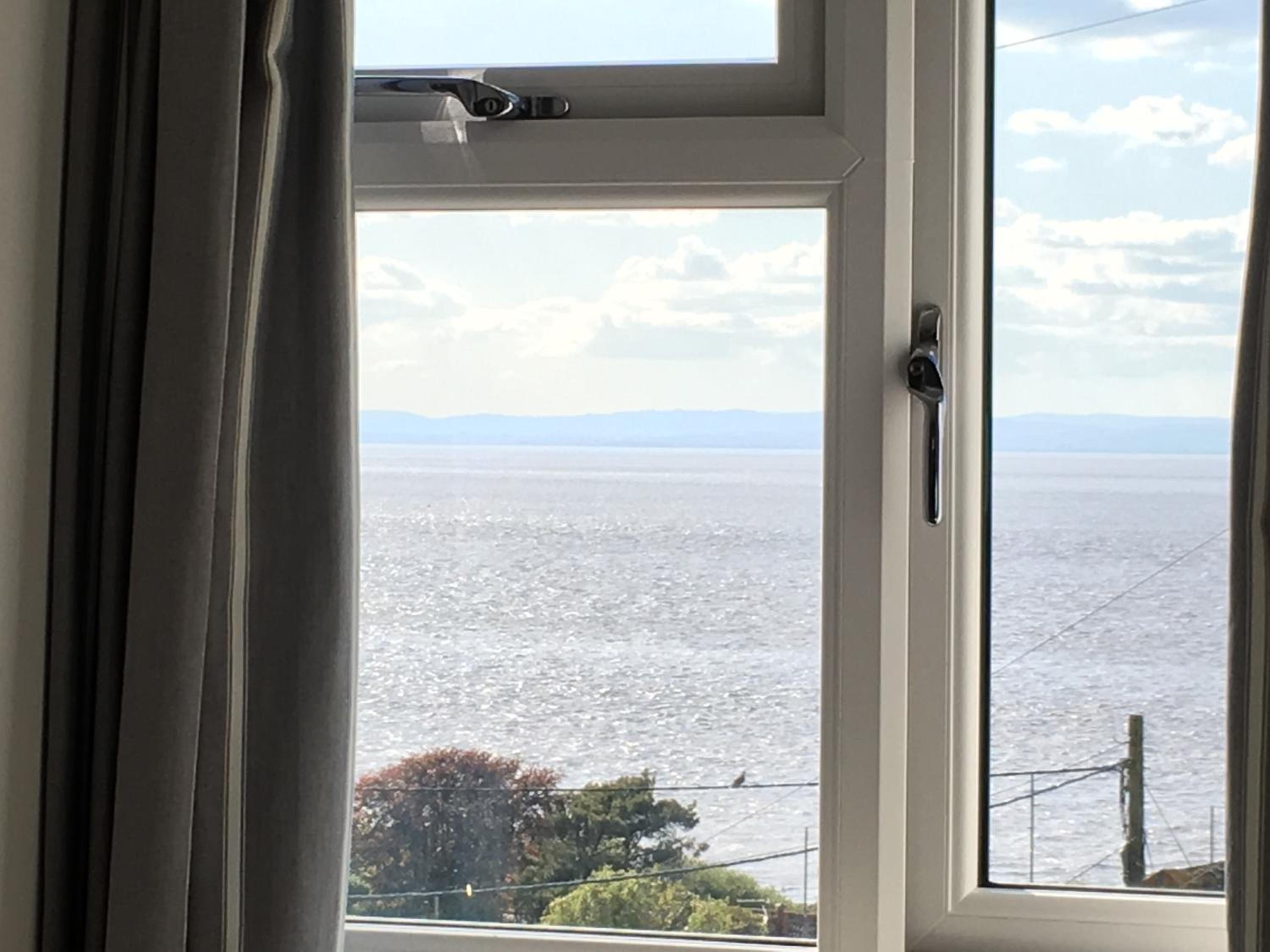 Apartment with Sea View - Photo 14