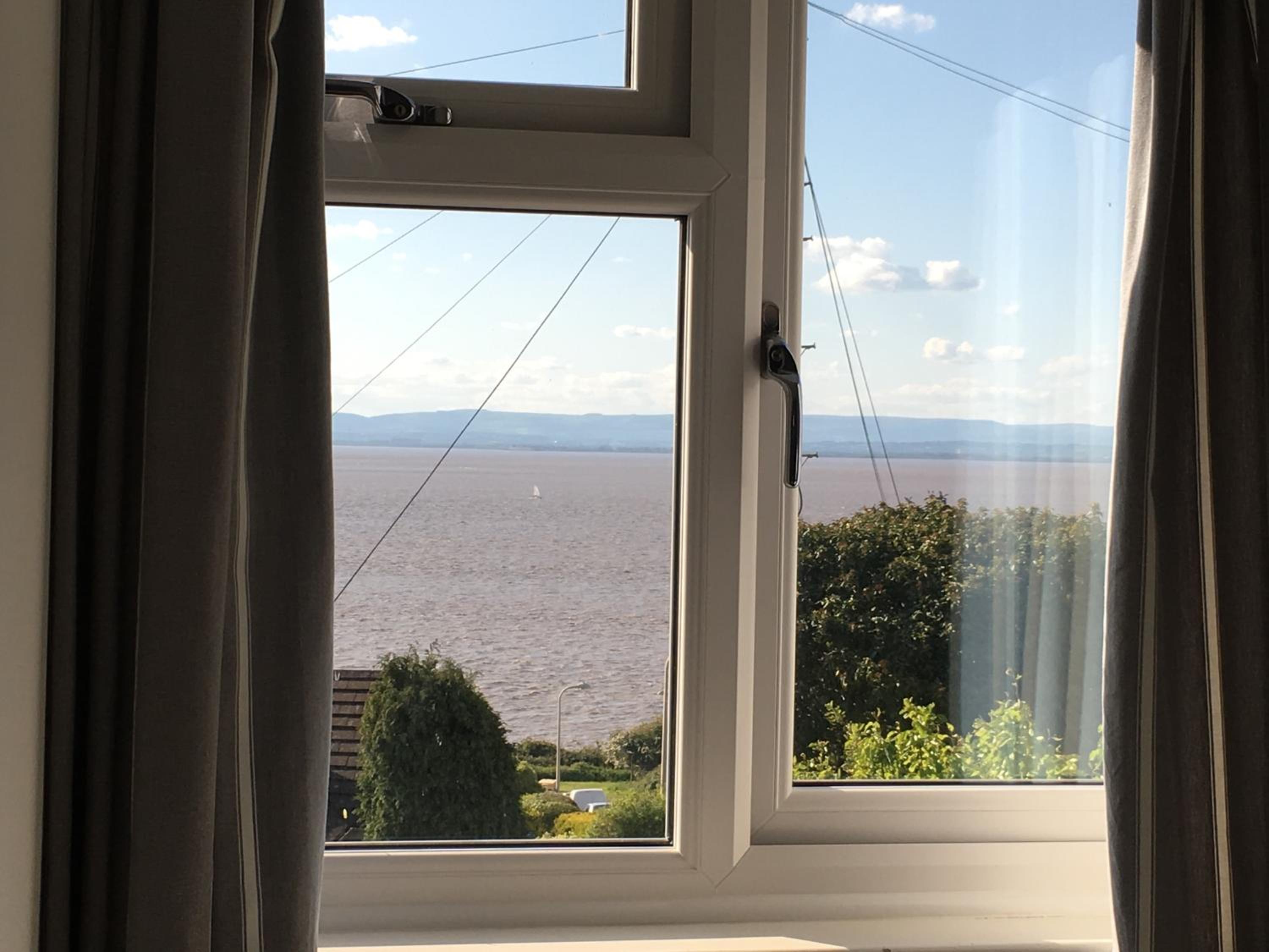 Apartment with Sea View - Photo 18