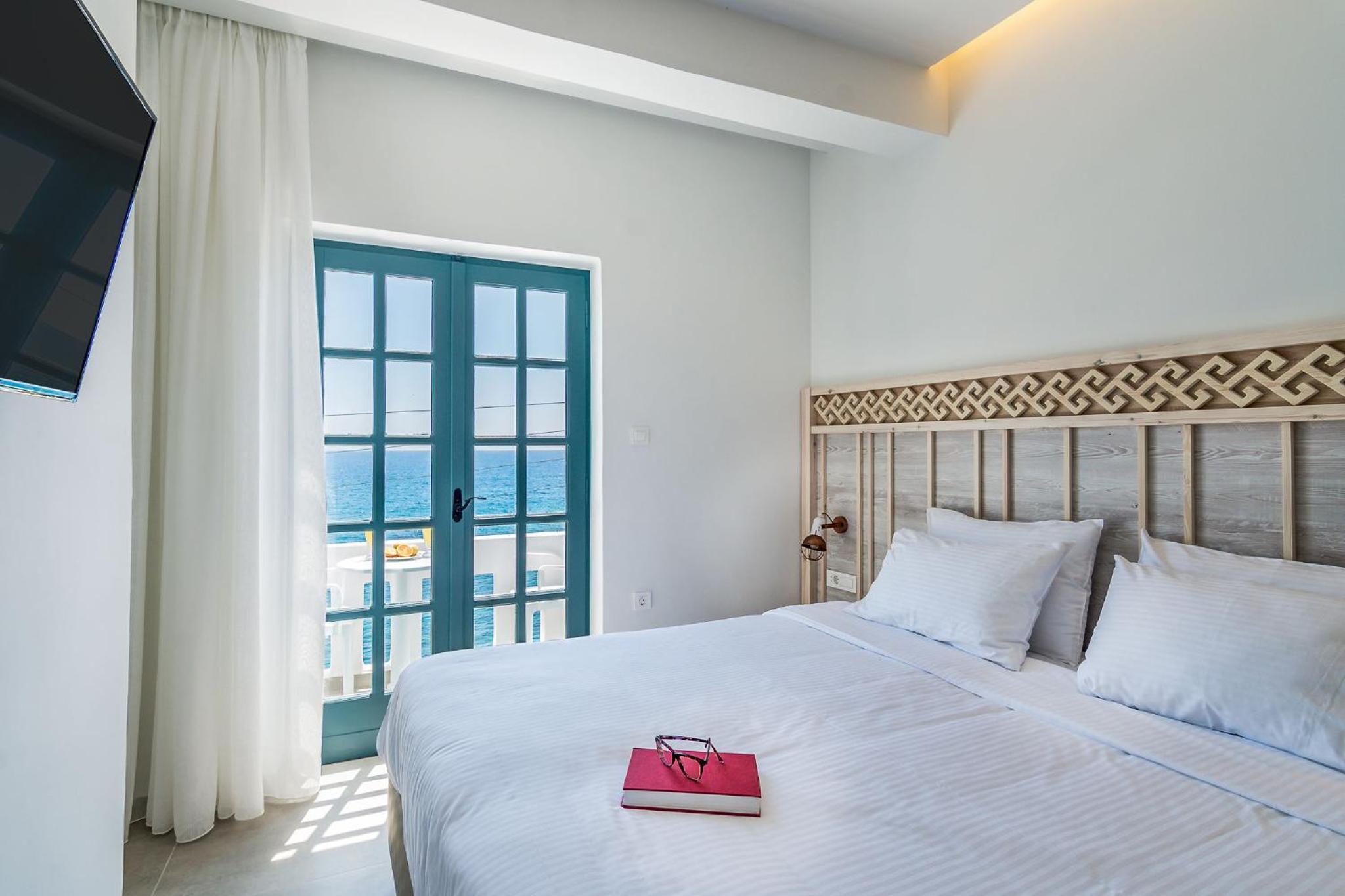 Junior Suite with Sea View - Photo 12