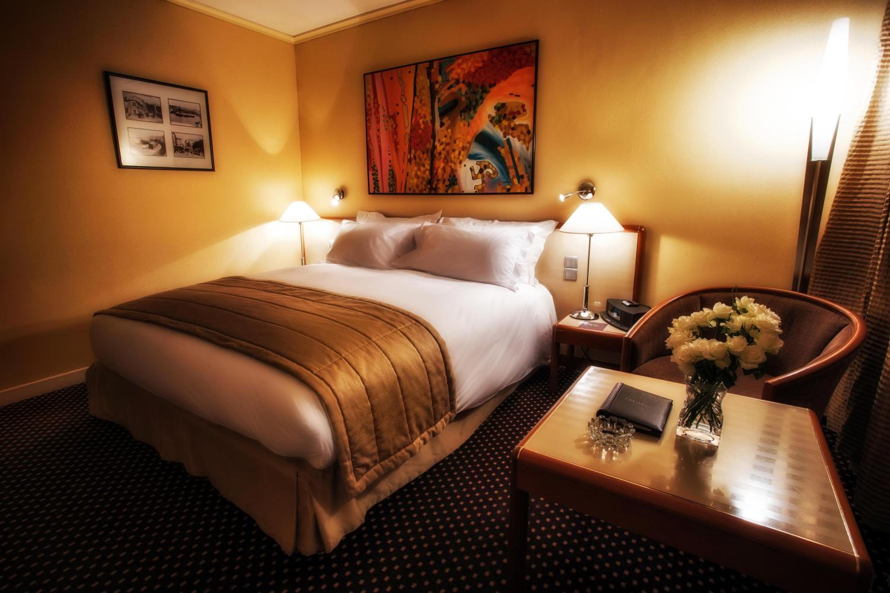 Luxury King Room with Garden View - Photo 16