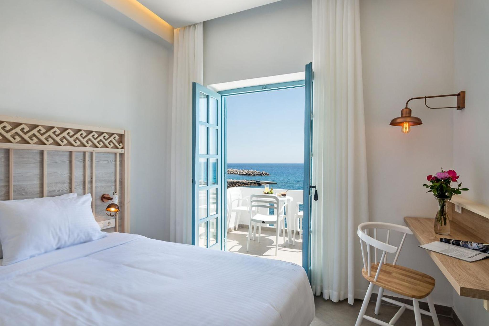 Junior Suite with Sea View - Photo 27