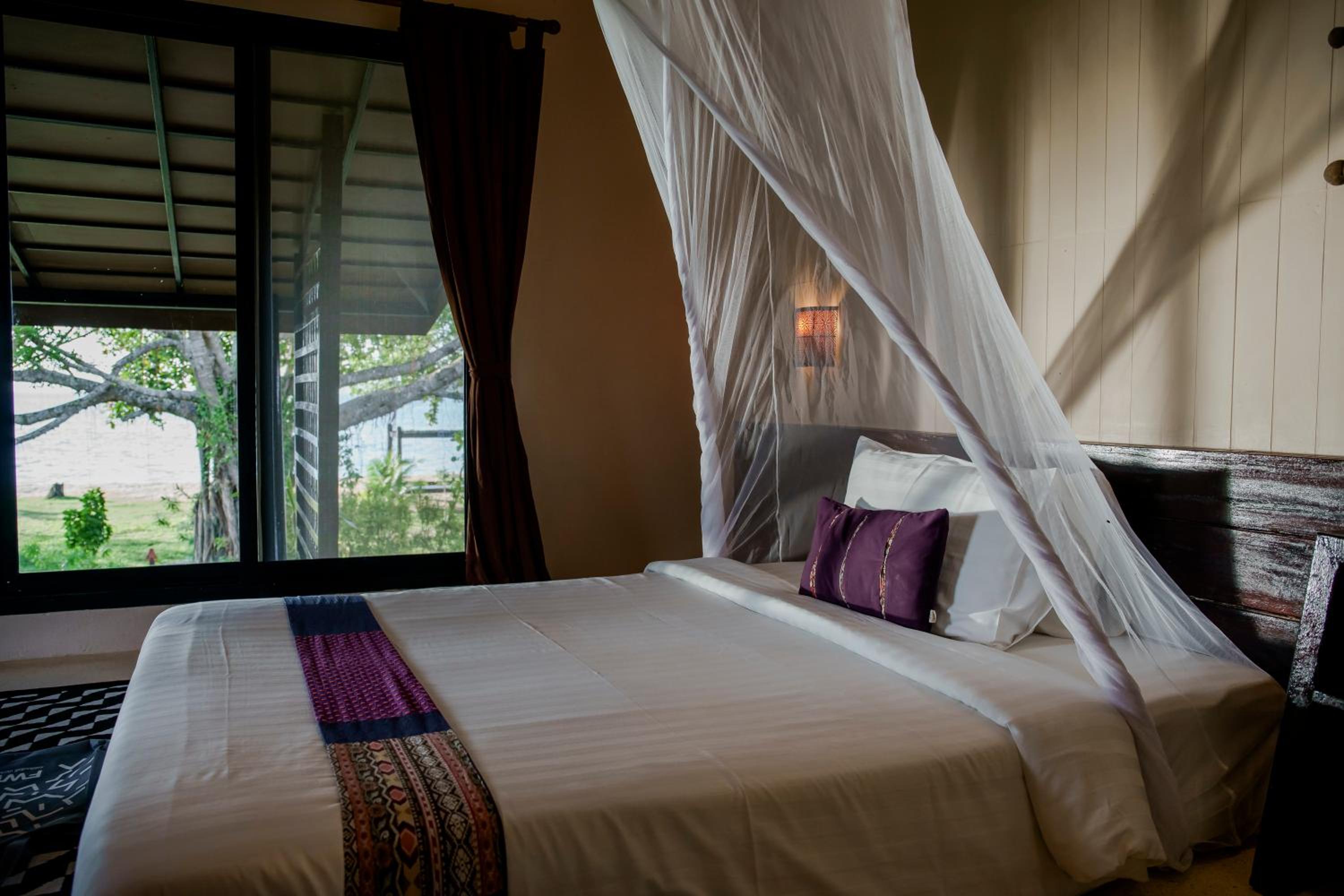 Deluxe Room - Beach Front - Photo 5