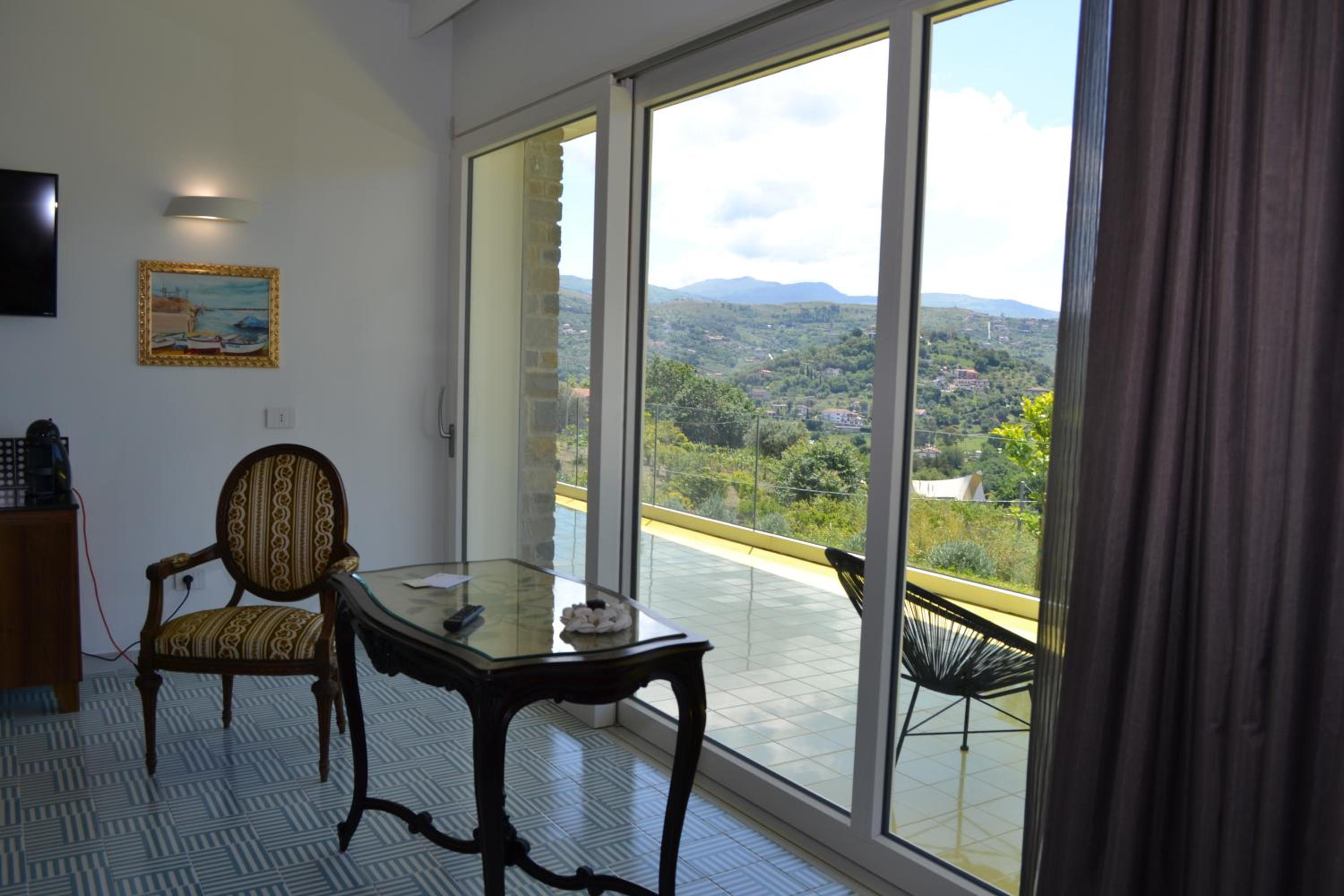 Superior Apartment with Balcony photo 3