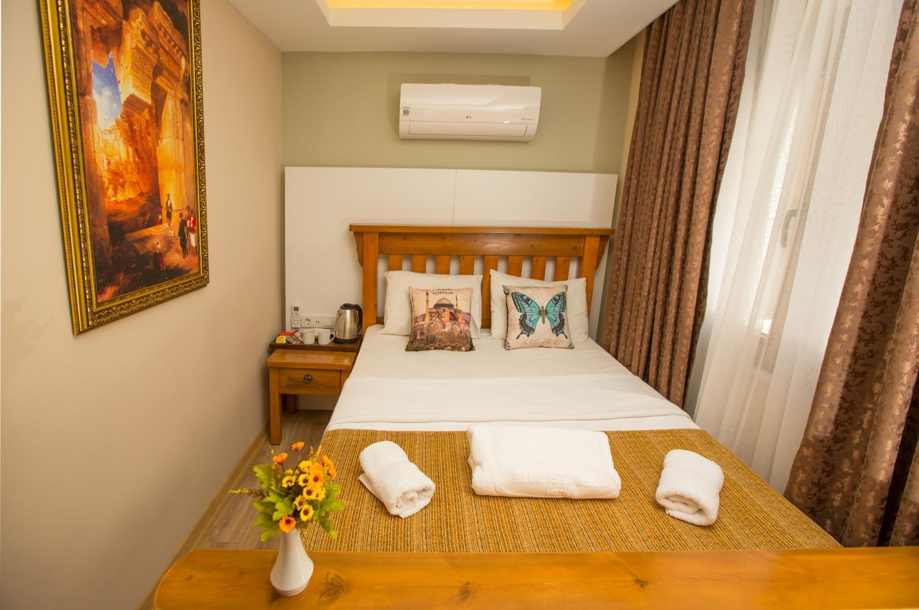 Budget Double Room photo 2
