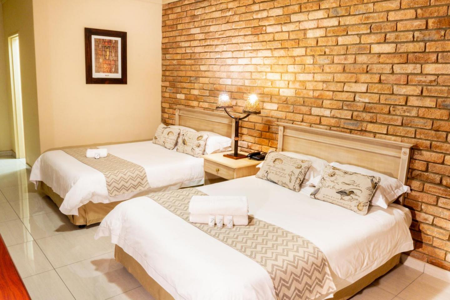 Double or Twin Room - Photo 3
