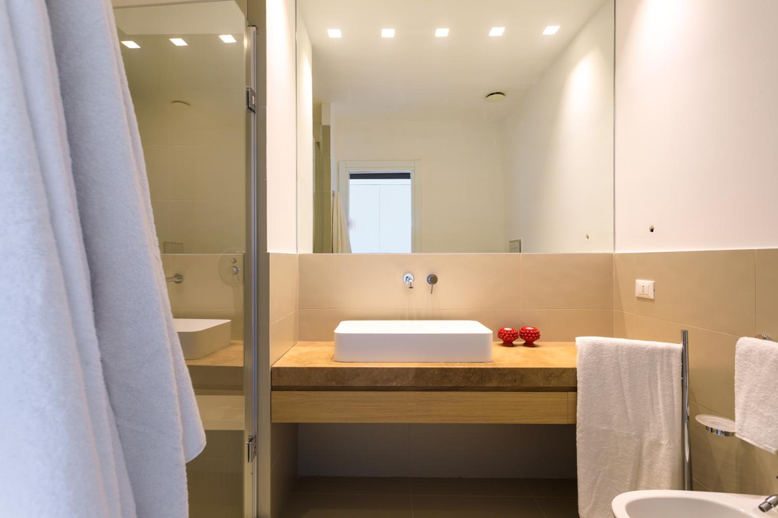 Double Room with Sea View - Photo 20