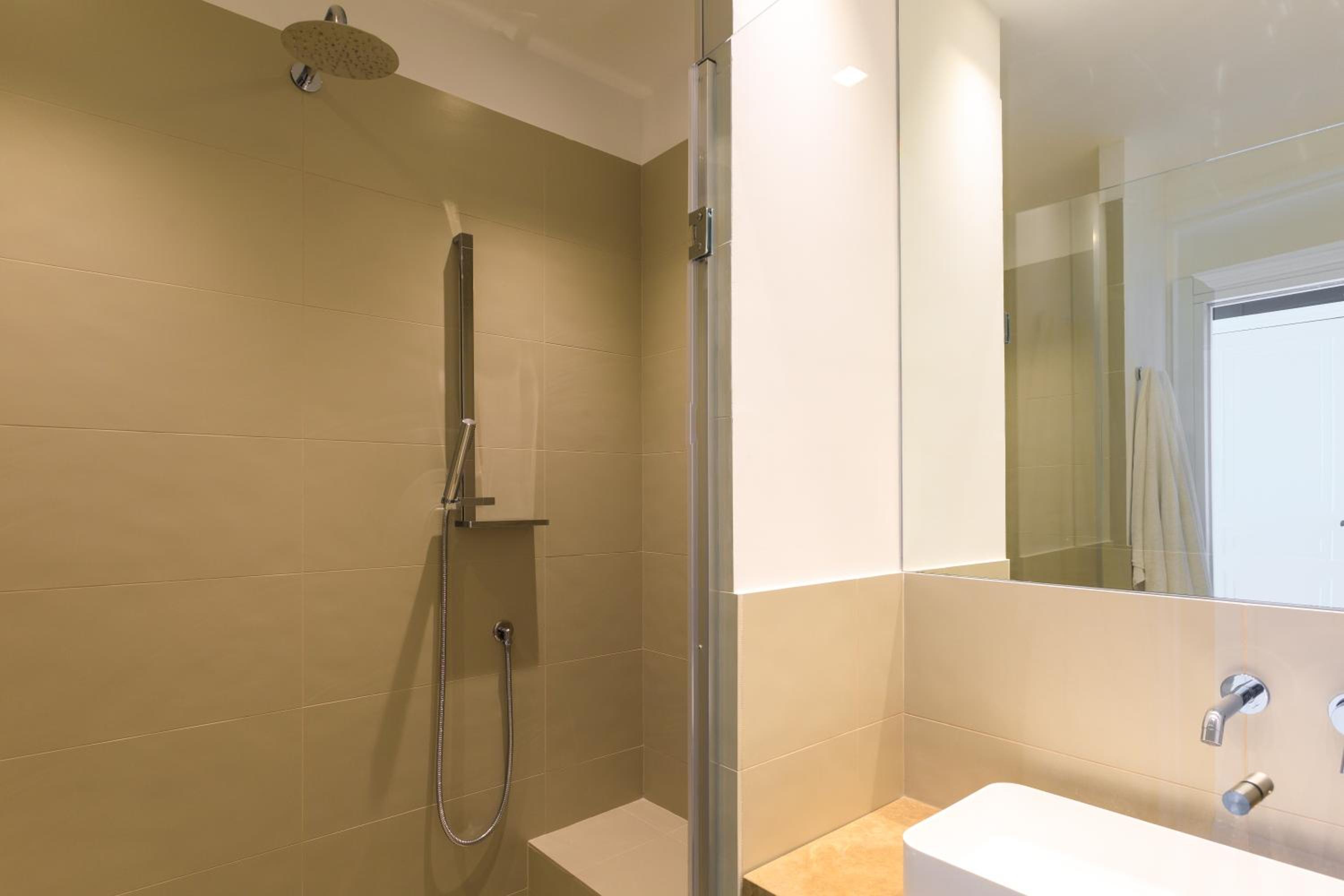 Double Room with Sea View - Photo 21