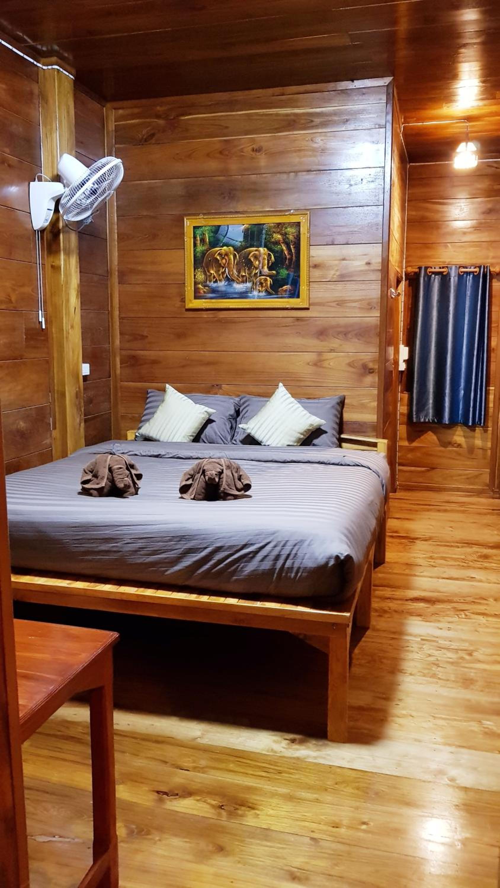 Deluxe Double Room with Balcony photo 2