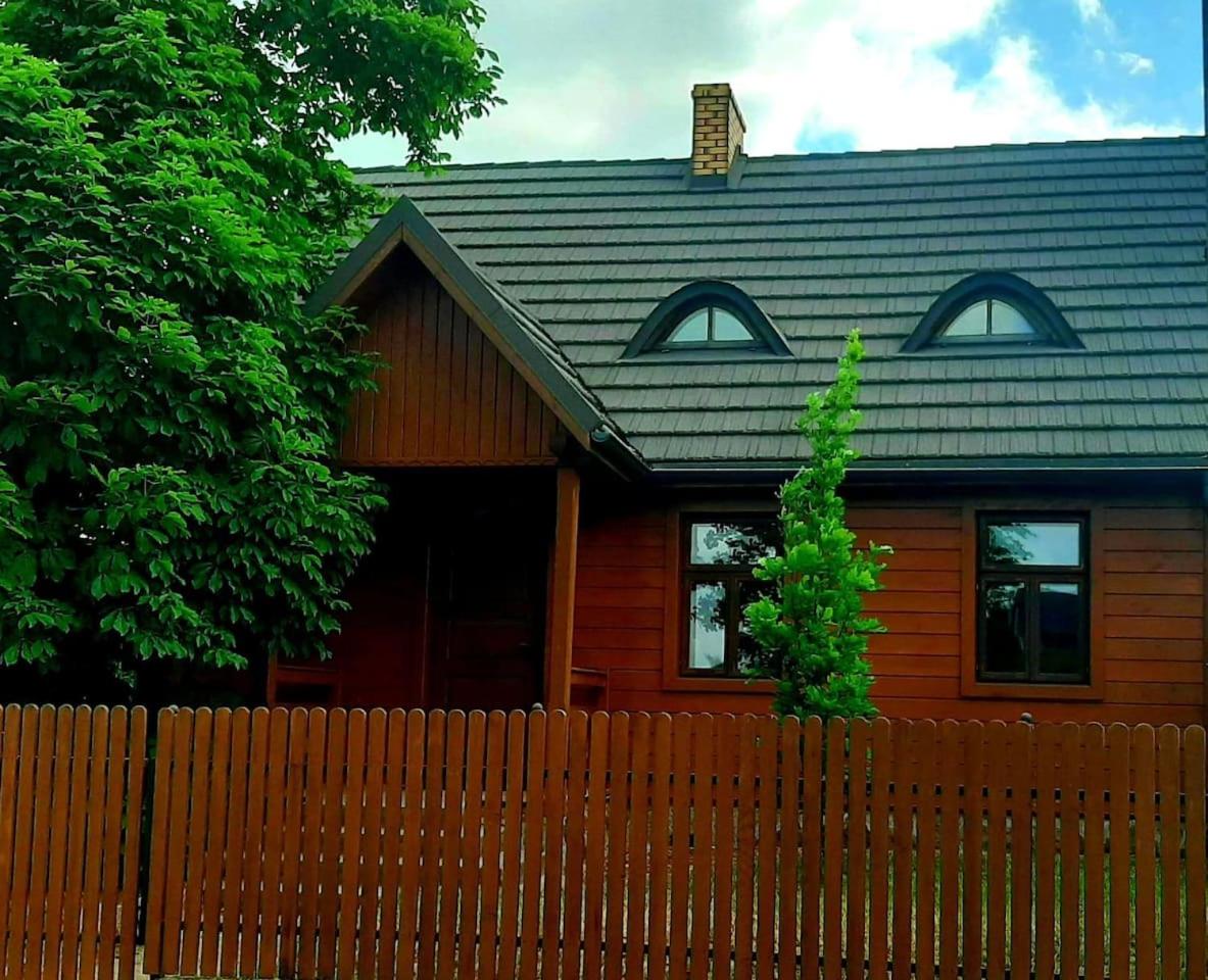 Three-Bedroom House photo 2