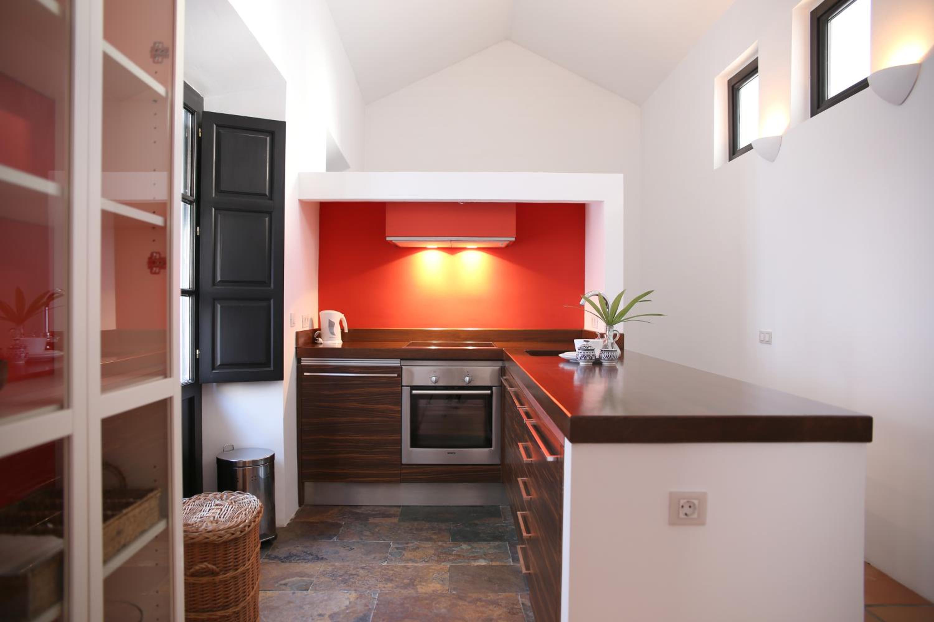One-Bedroom Apartment - Photo 8