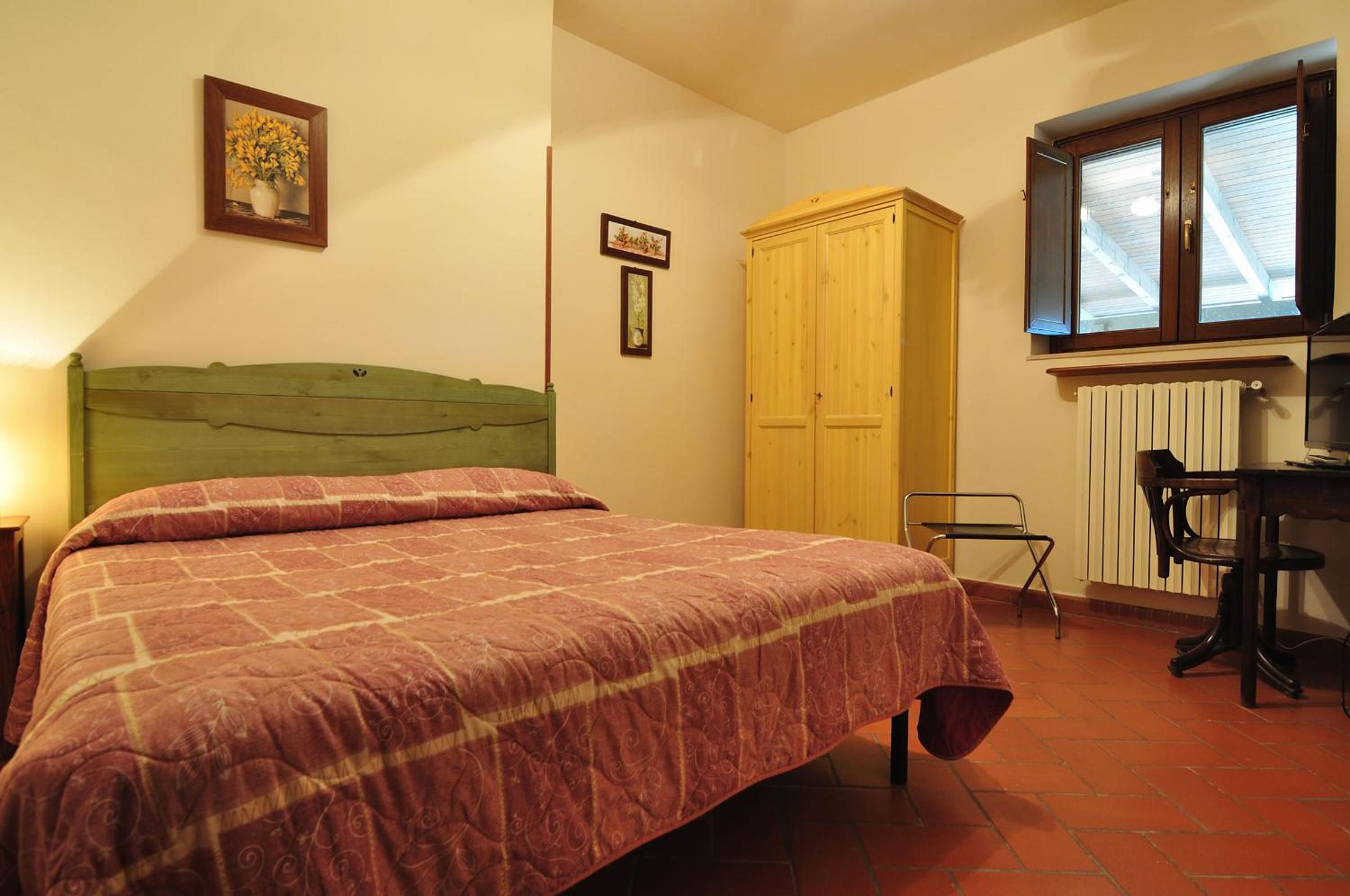 Economy Double Room photo 3