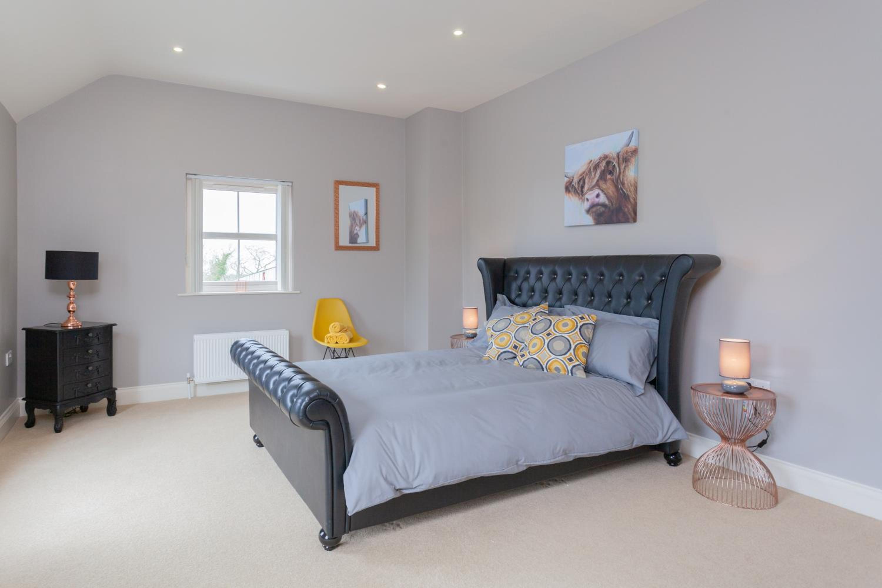Four-Bedroom House photo 1