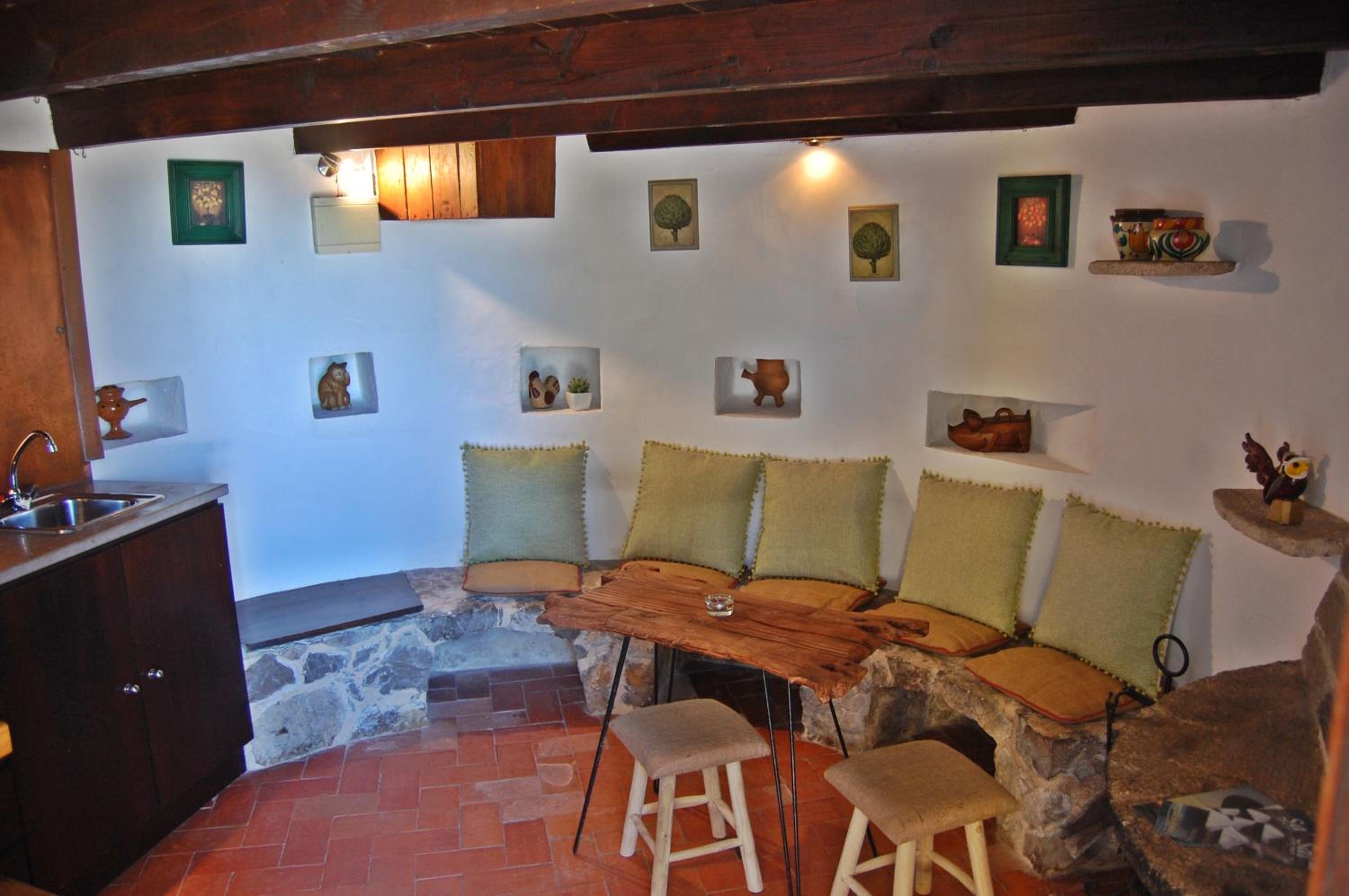 One-Bedroom House - Photo 10