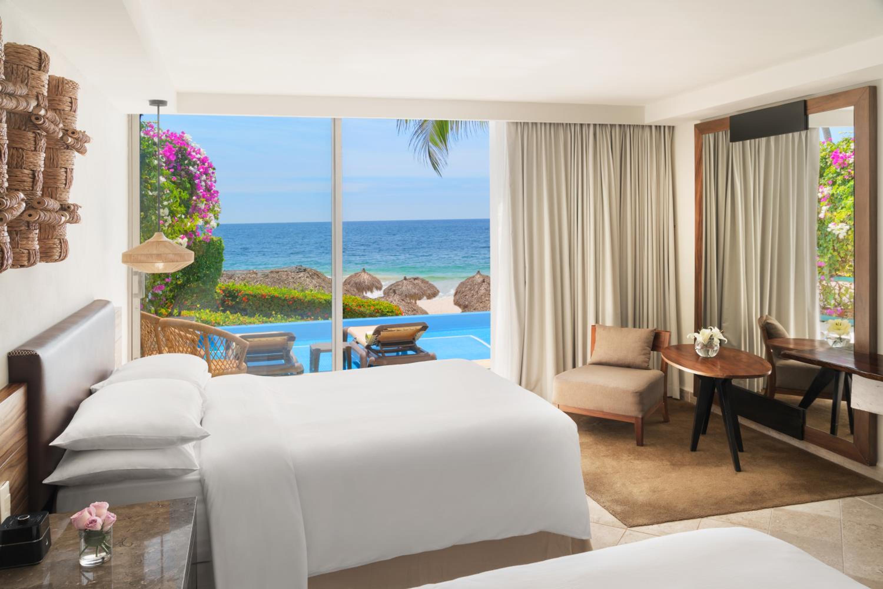 Double Room - Swim Up