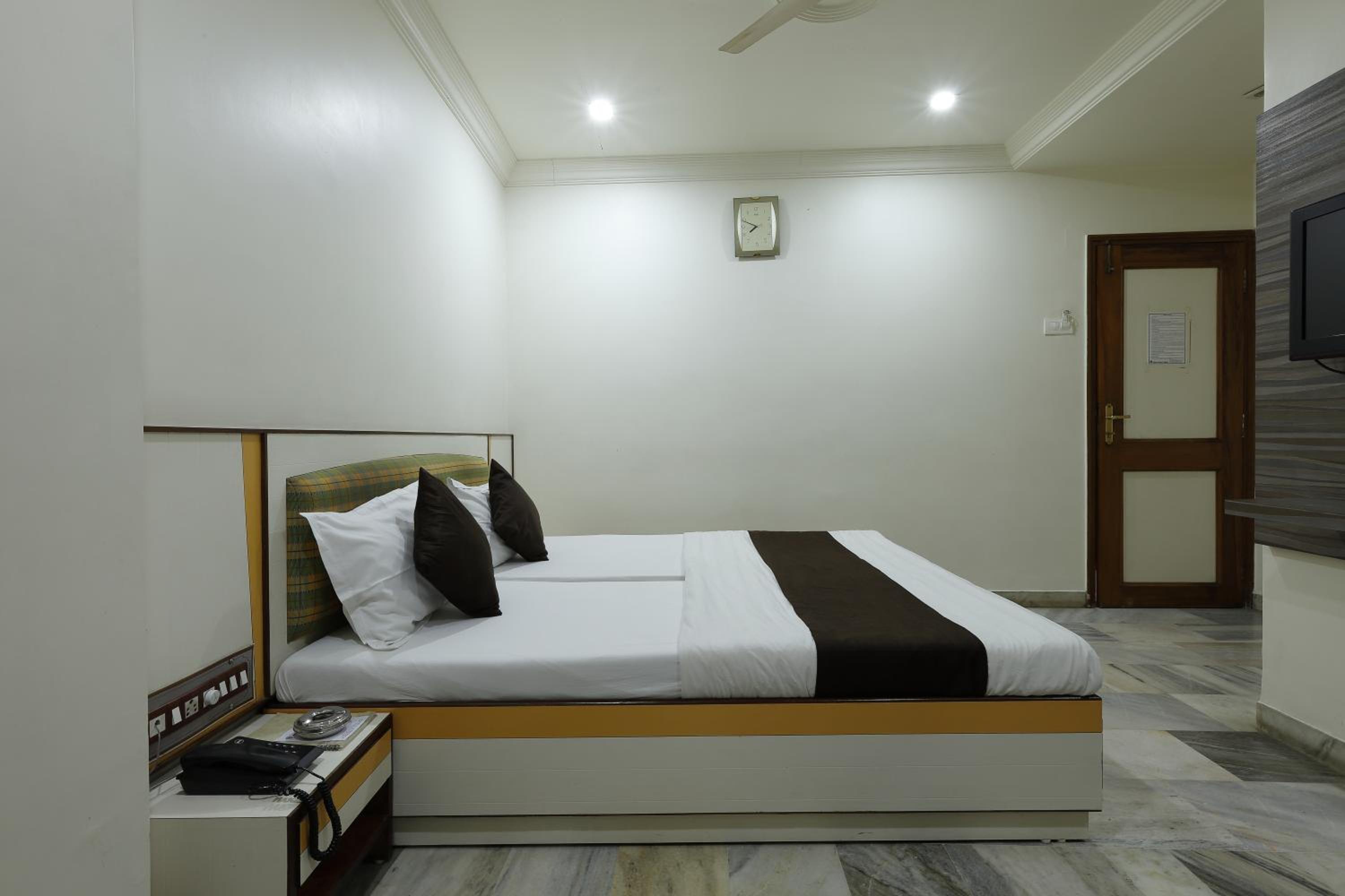 Budget Double Room photo 2