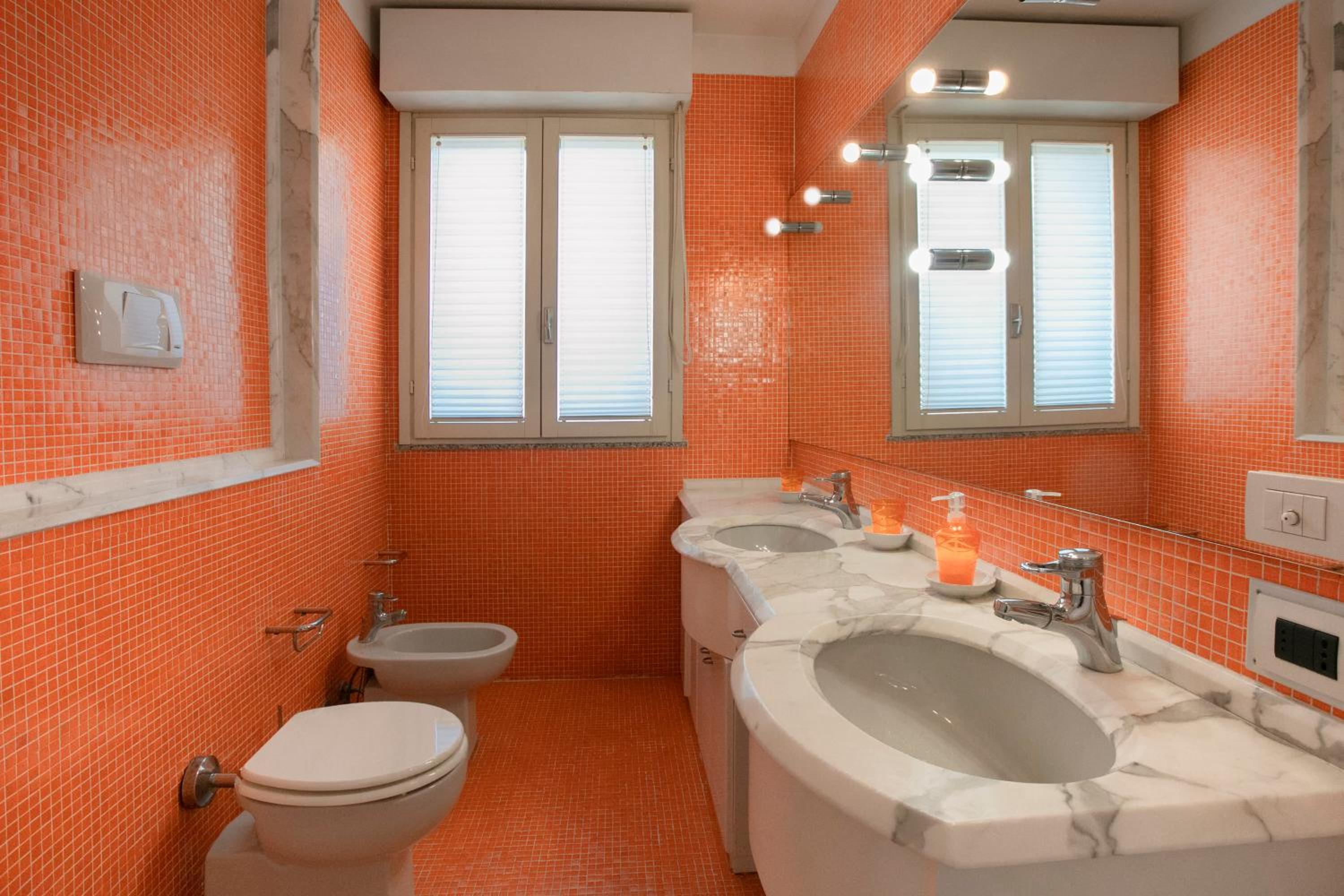 Double Room with Private Bathroom - Photo 11