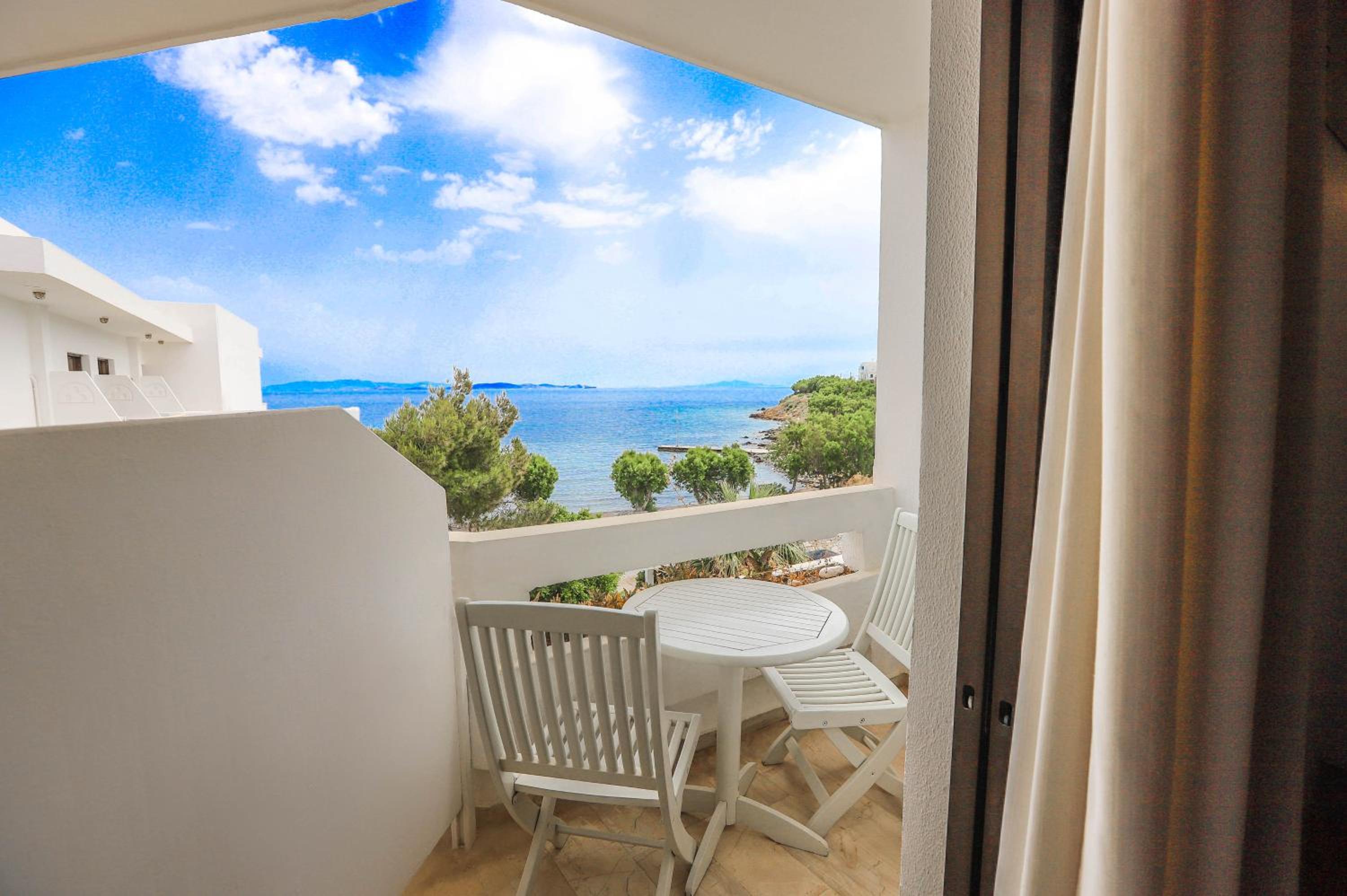 Junior Suite with Sea View - Photo 2