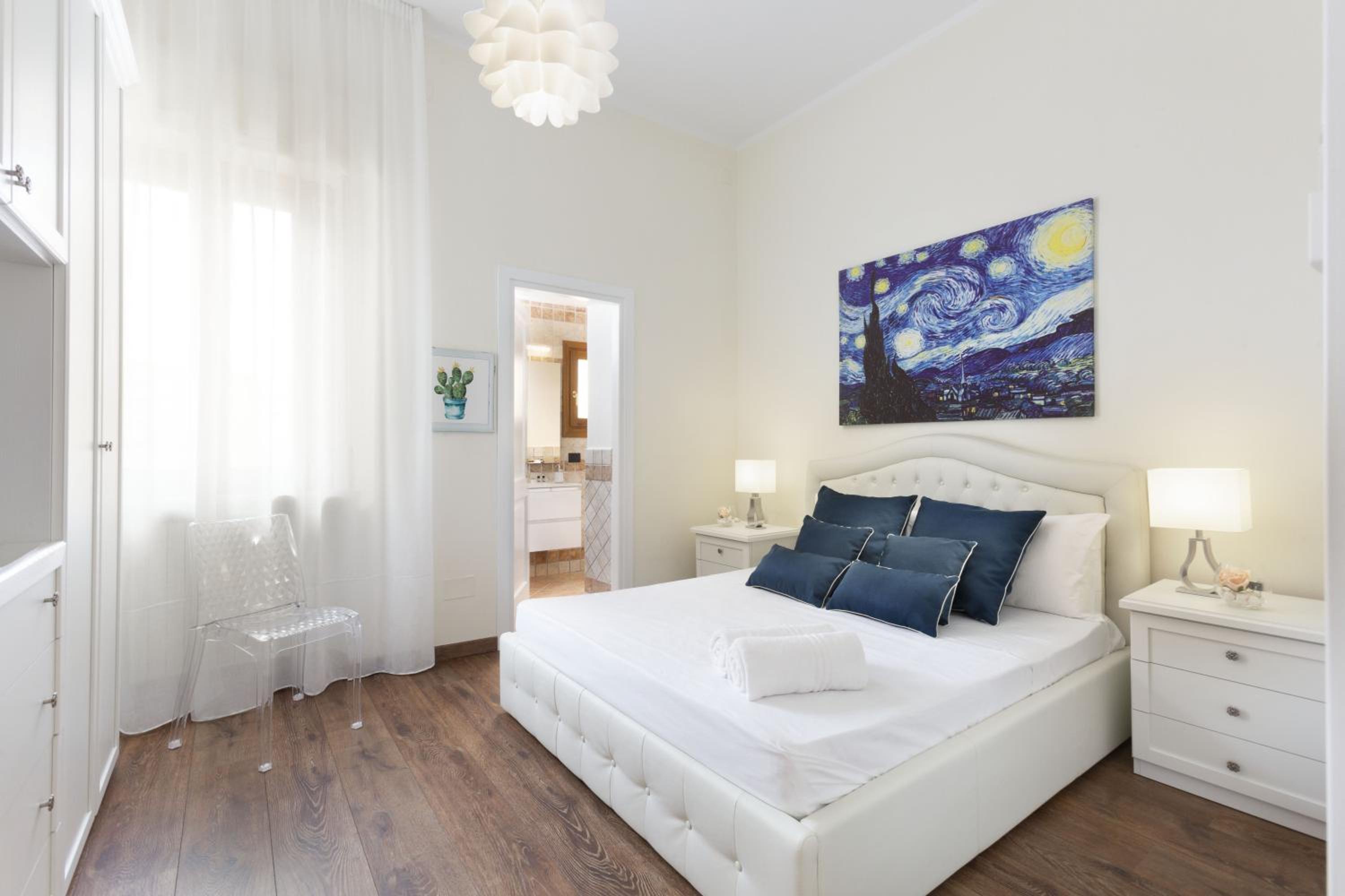 Deluxe Queen Suite