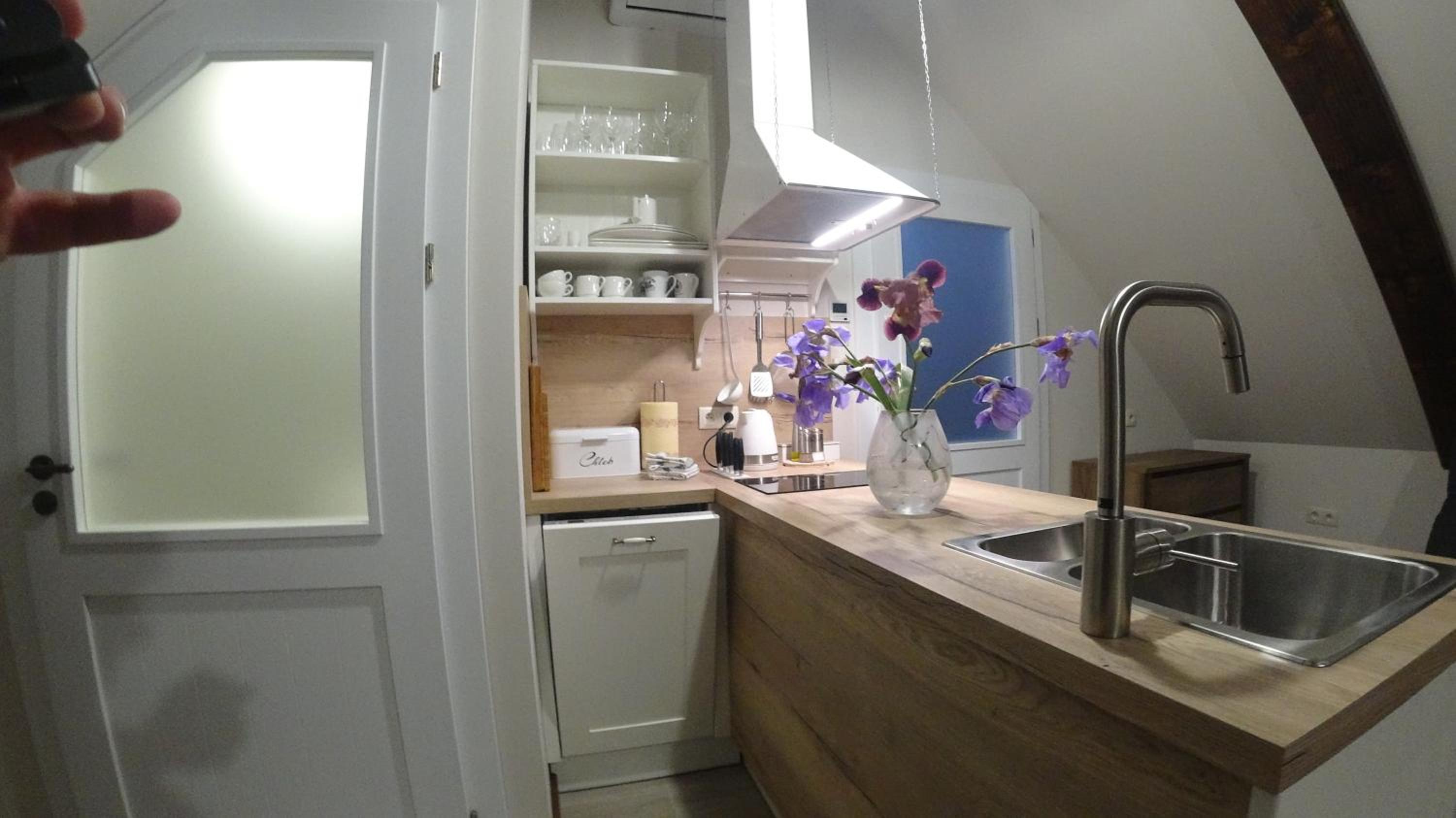Double Room - Photo 7