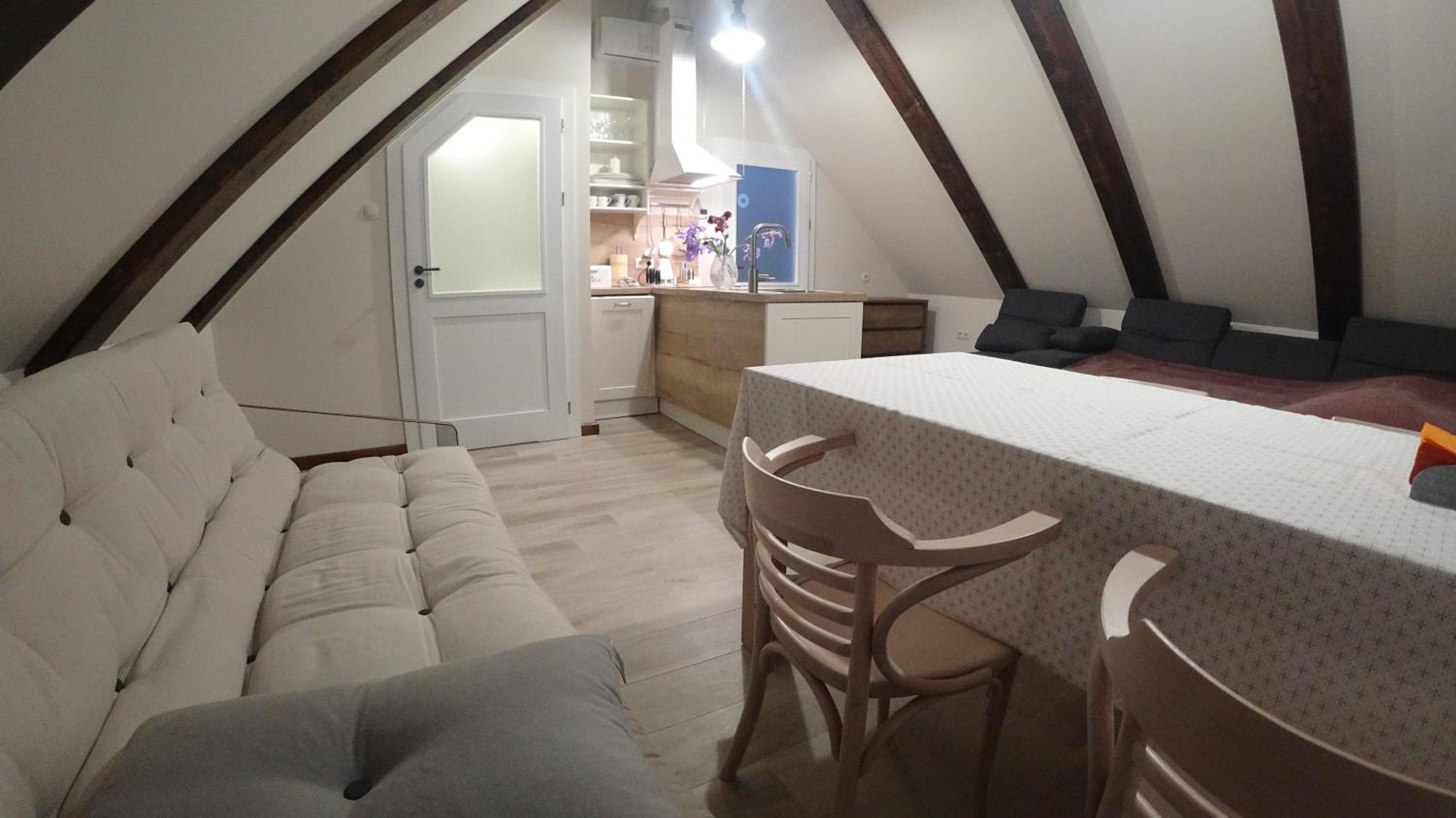 Double Room - Photo 2