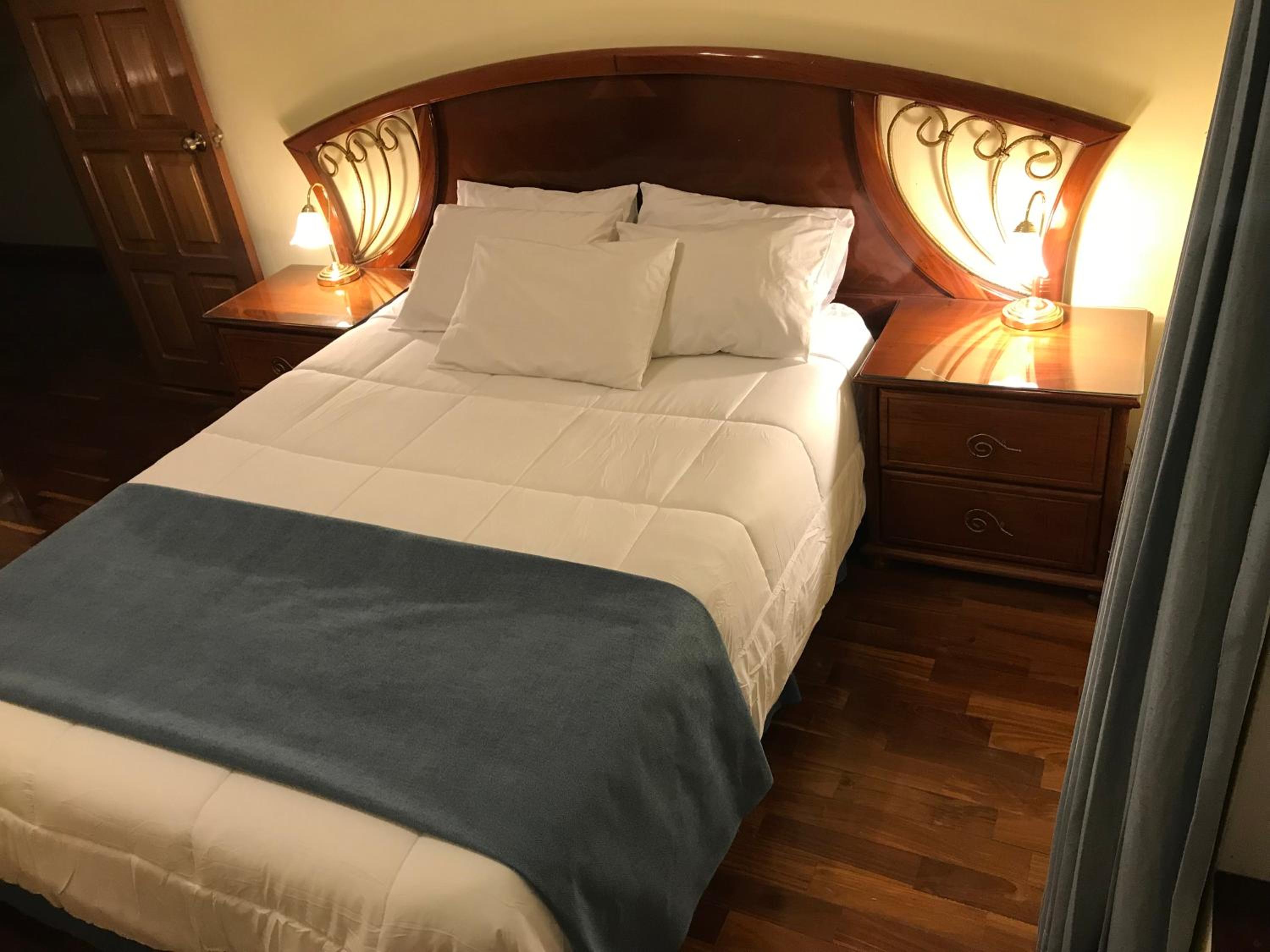 Deluxe Queen Room